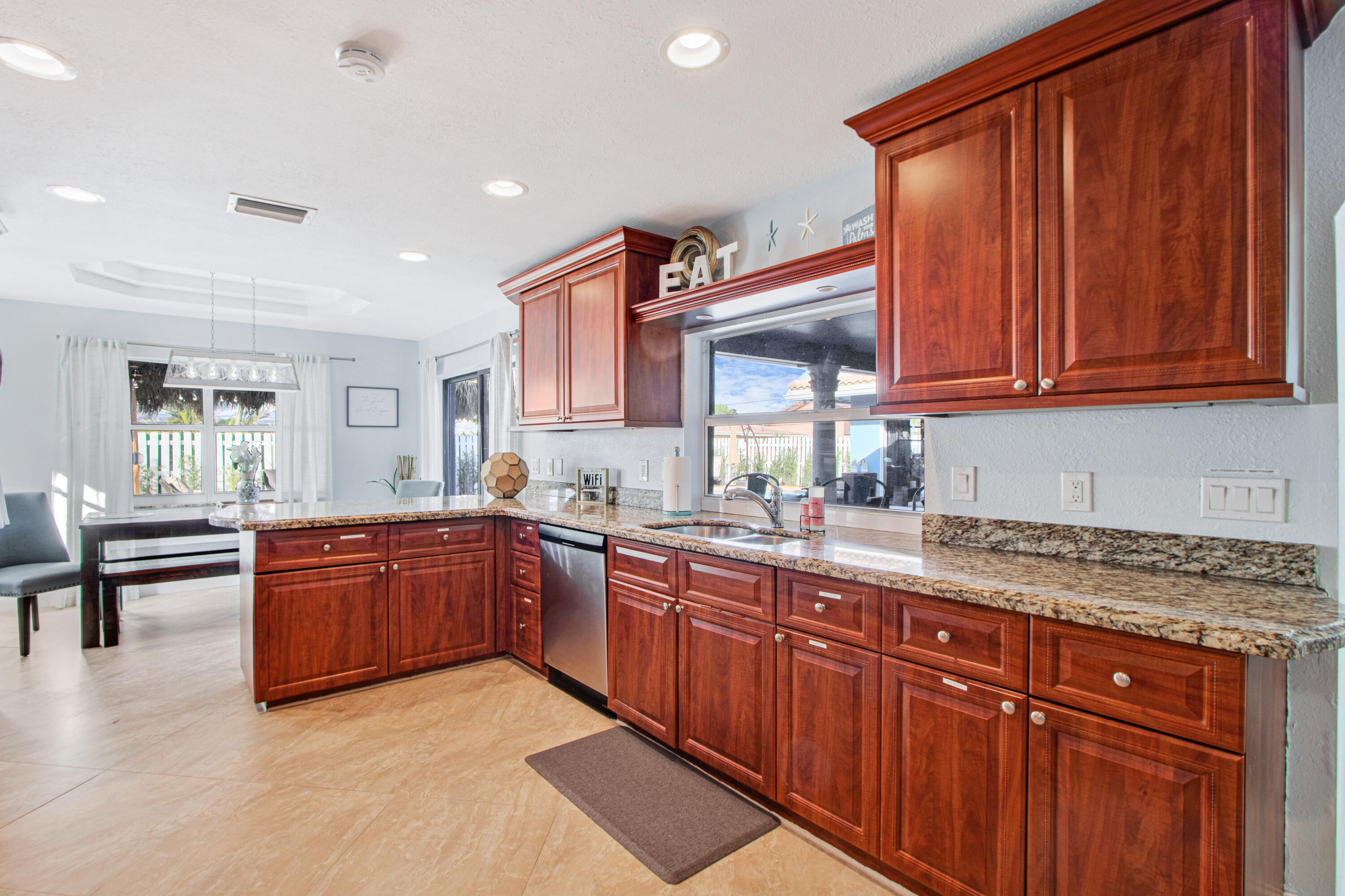 551 SE 14th Street