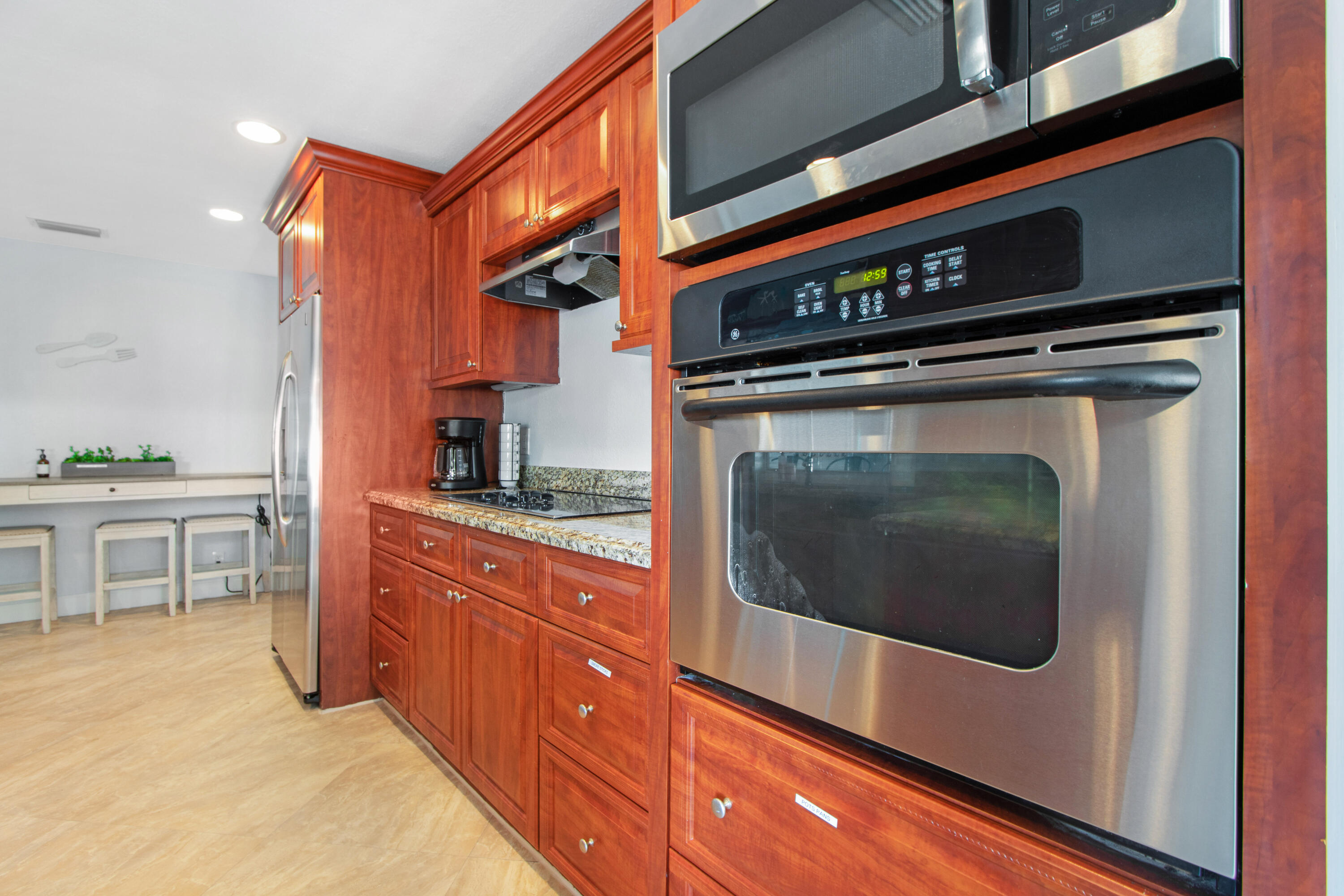 551 SE 14th Street
