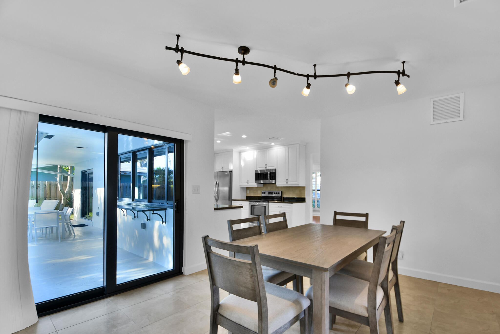 6000 NE 18th Terrace