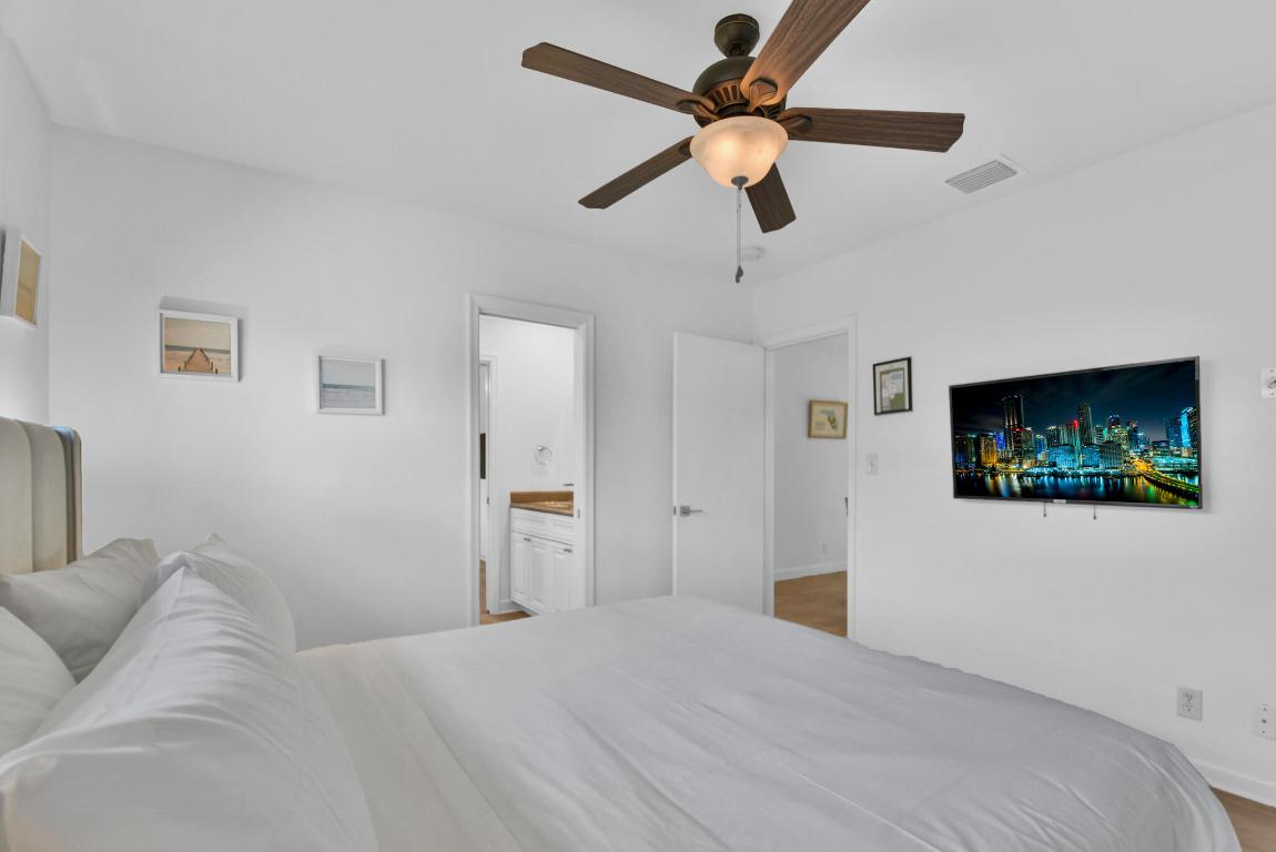 6000 NE 18th Terrace