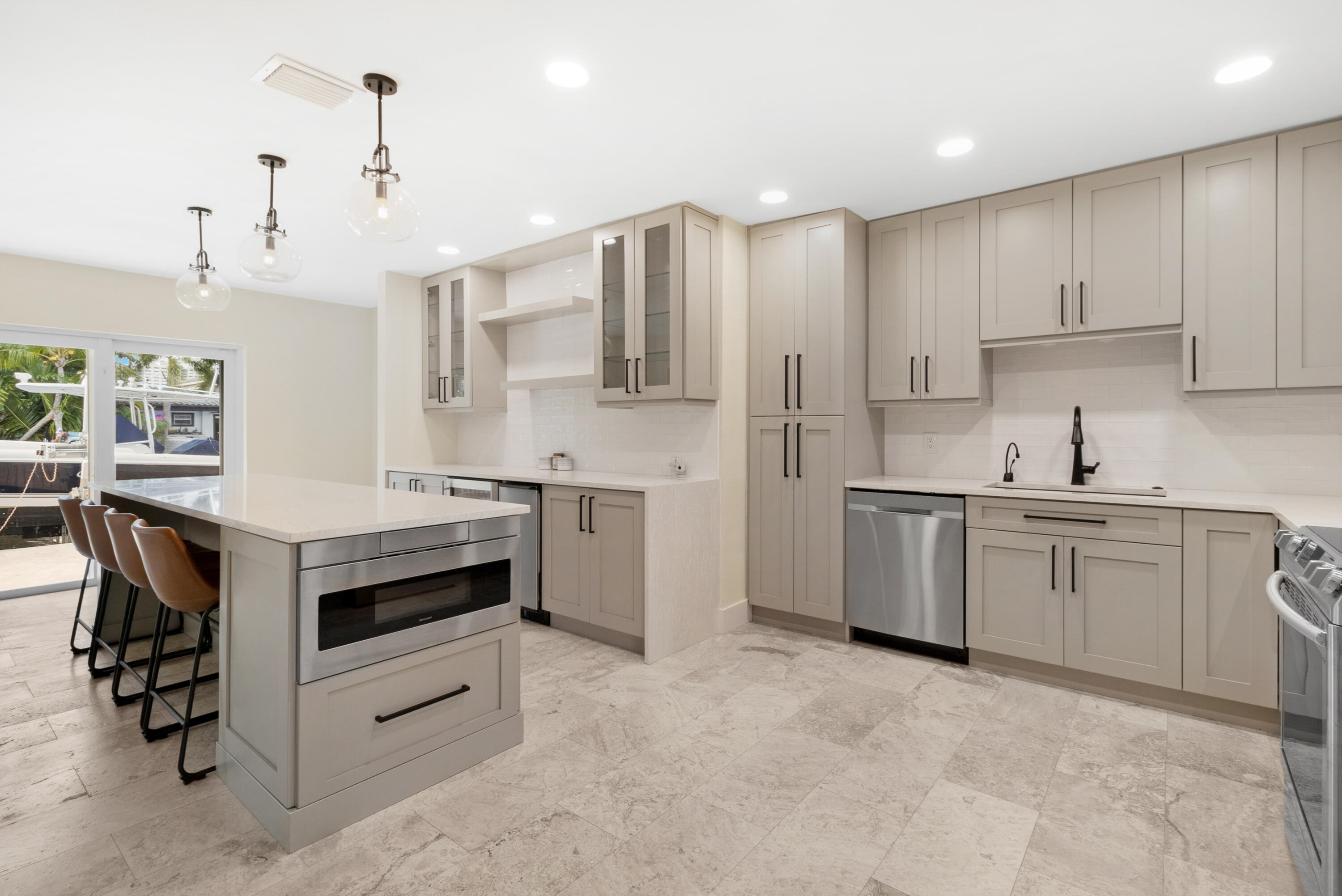 2530 SE 10th Court