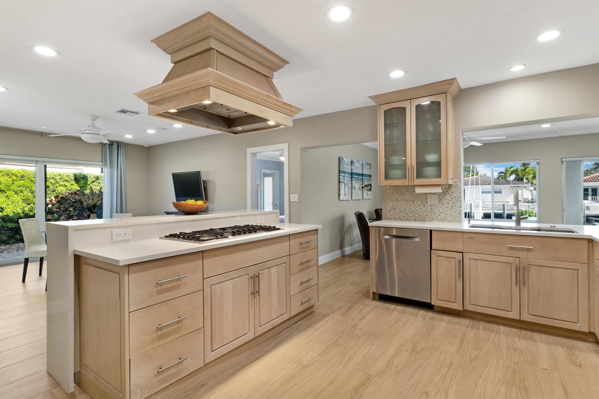 2320 SE 8th Court