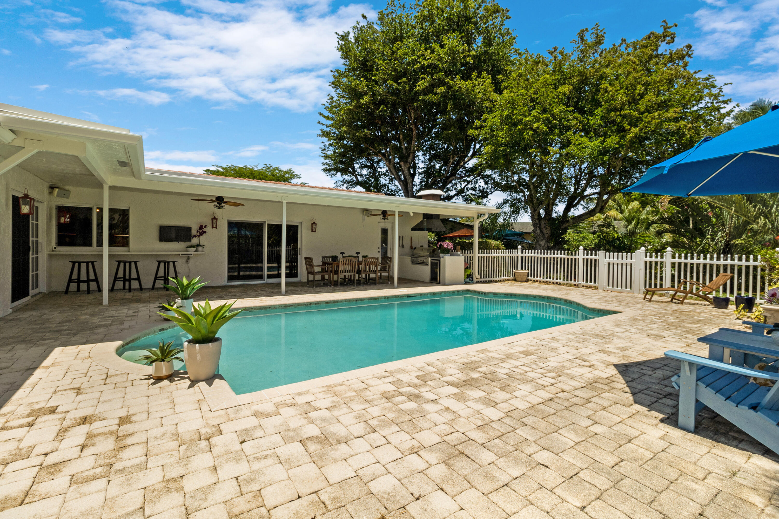 4060 Lake Drive