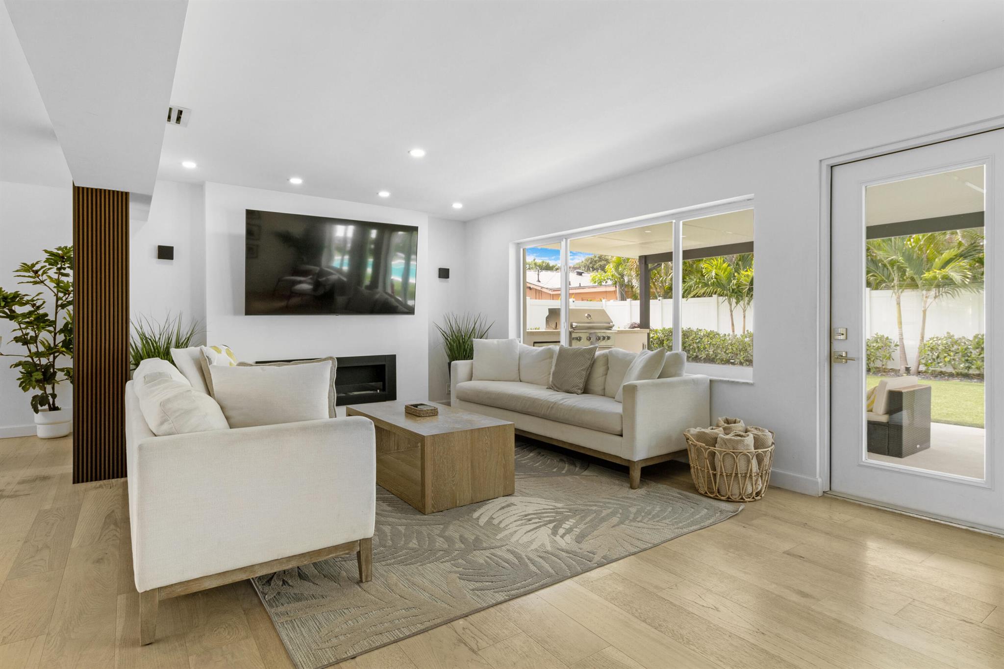2862 NE 35th Court