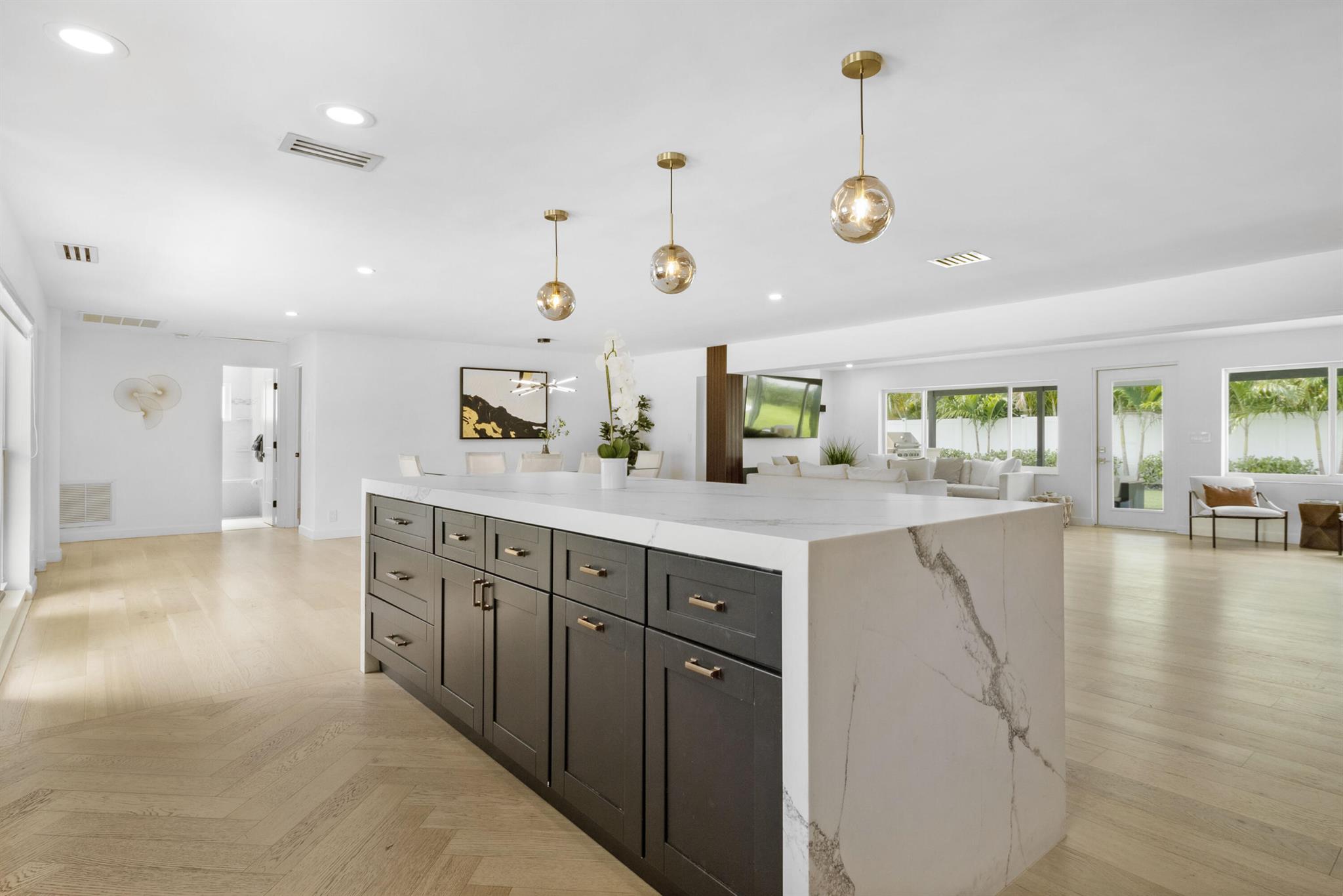 2862 NE 35th Court