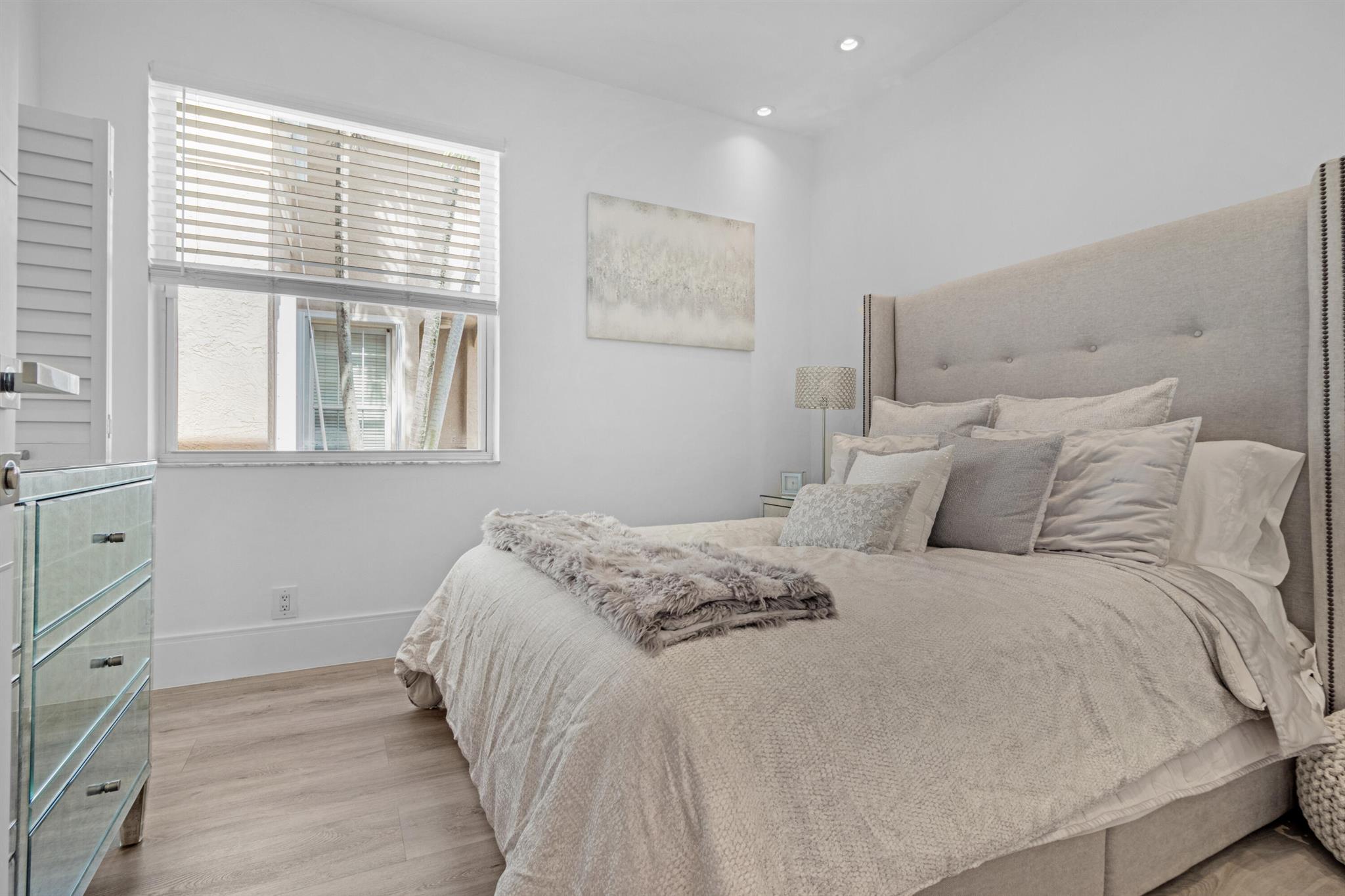 15052 SW 18th Street