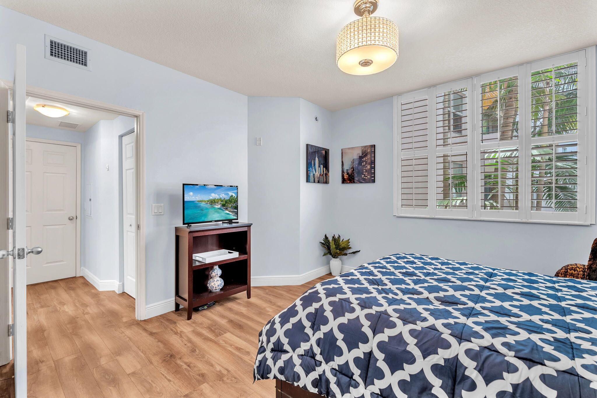 2421 NE 65th Street 213