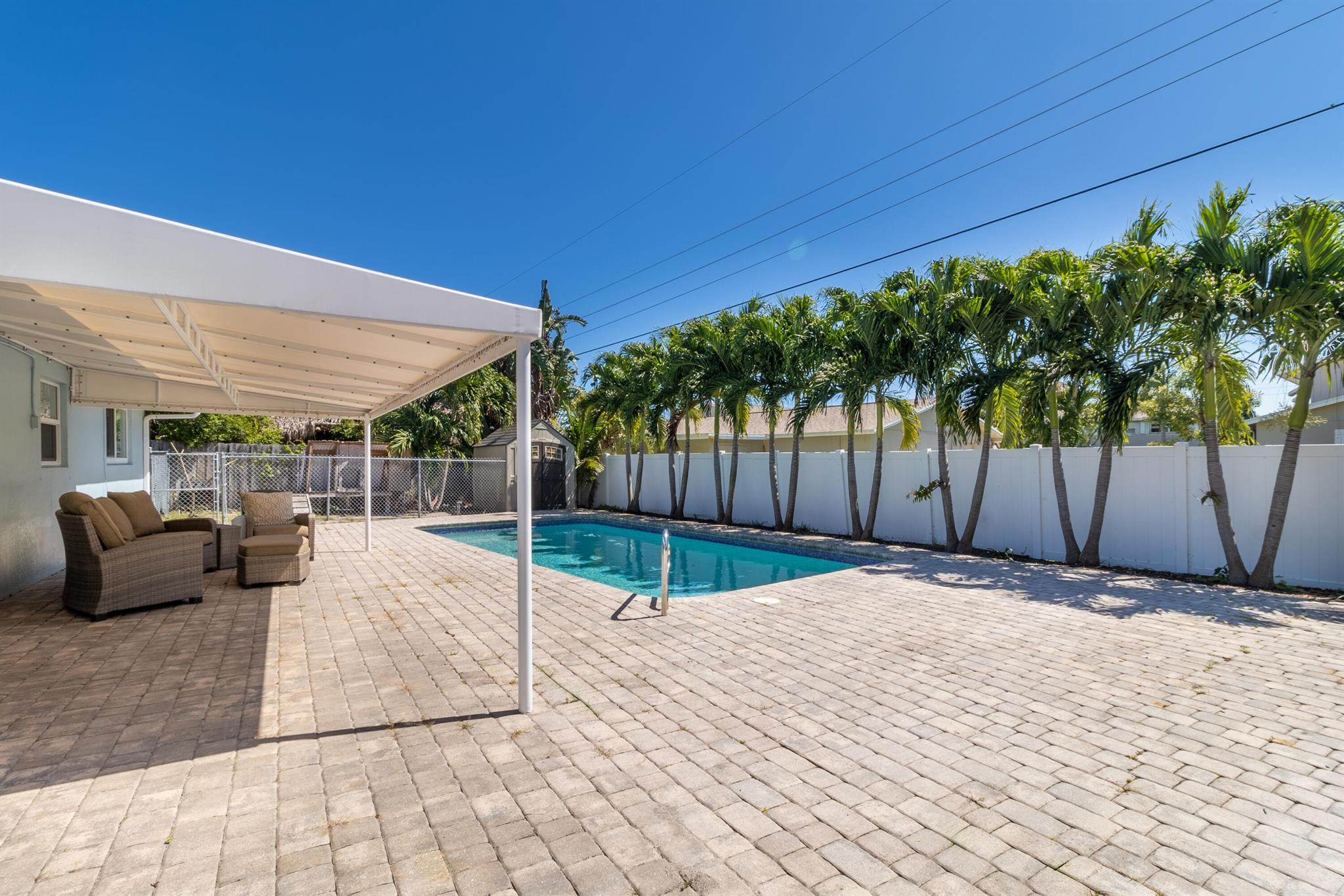 912 SE 8th Court