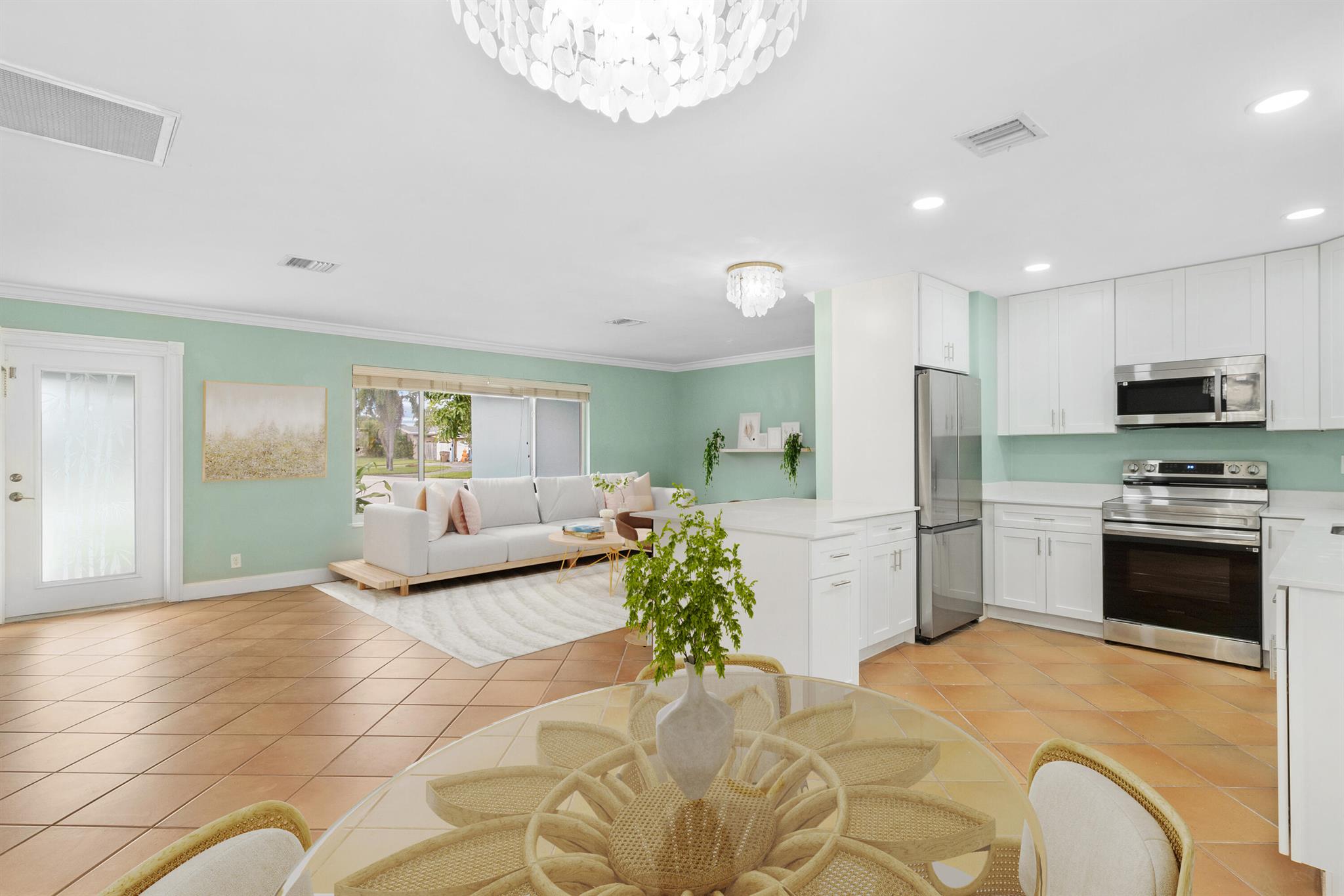 912 SE 8th Court