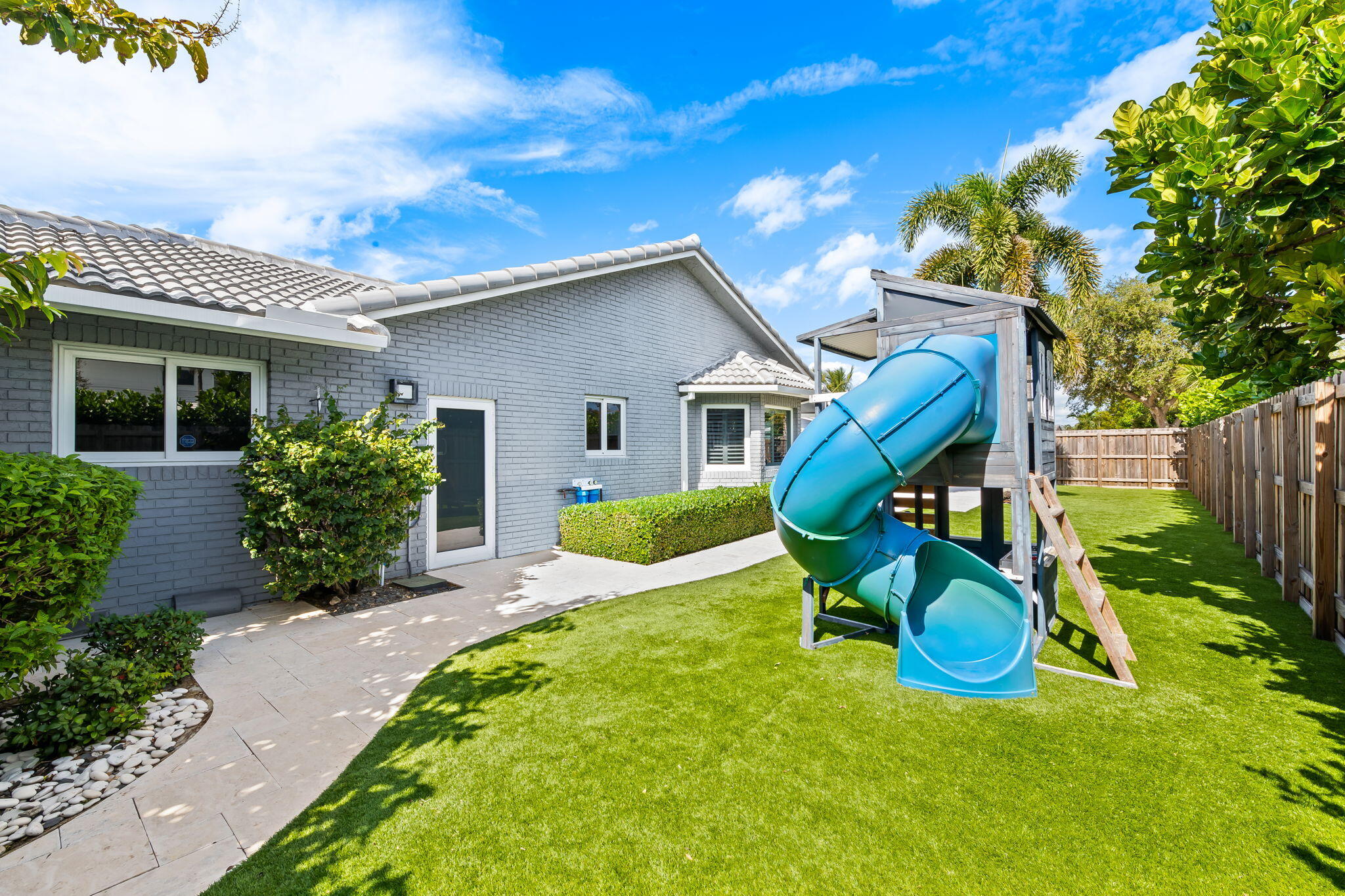 3011 NE 51st Street