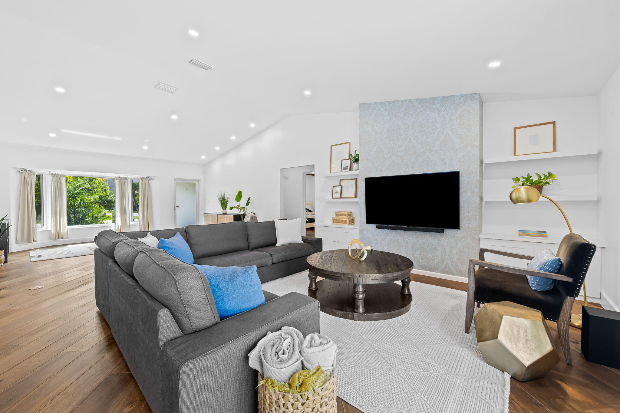 3011 NE 51st Street