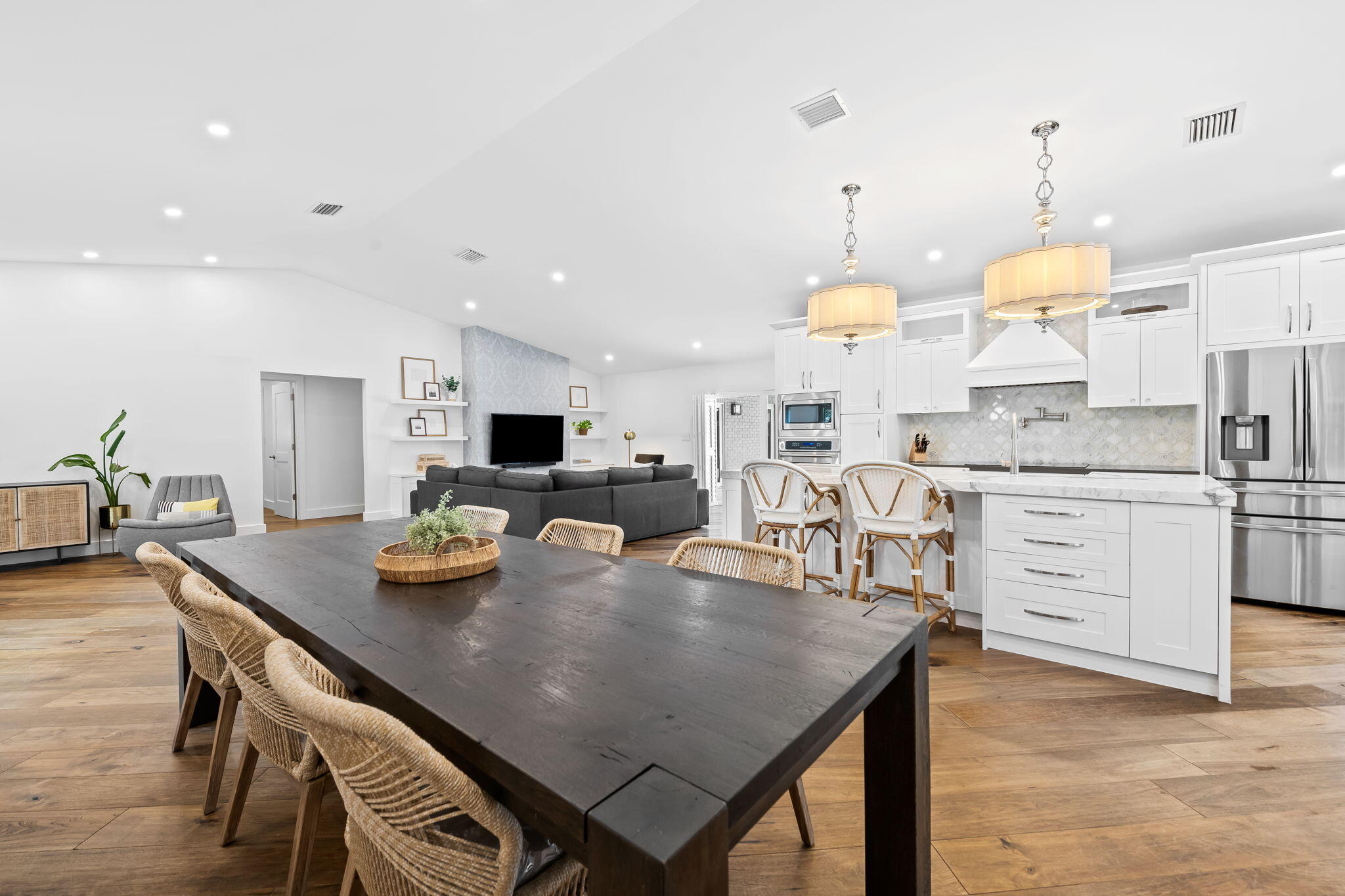 3011 NE 51st Street