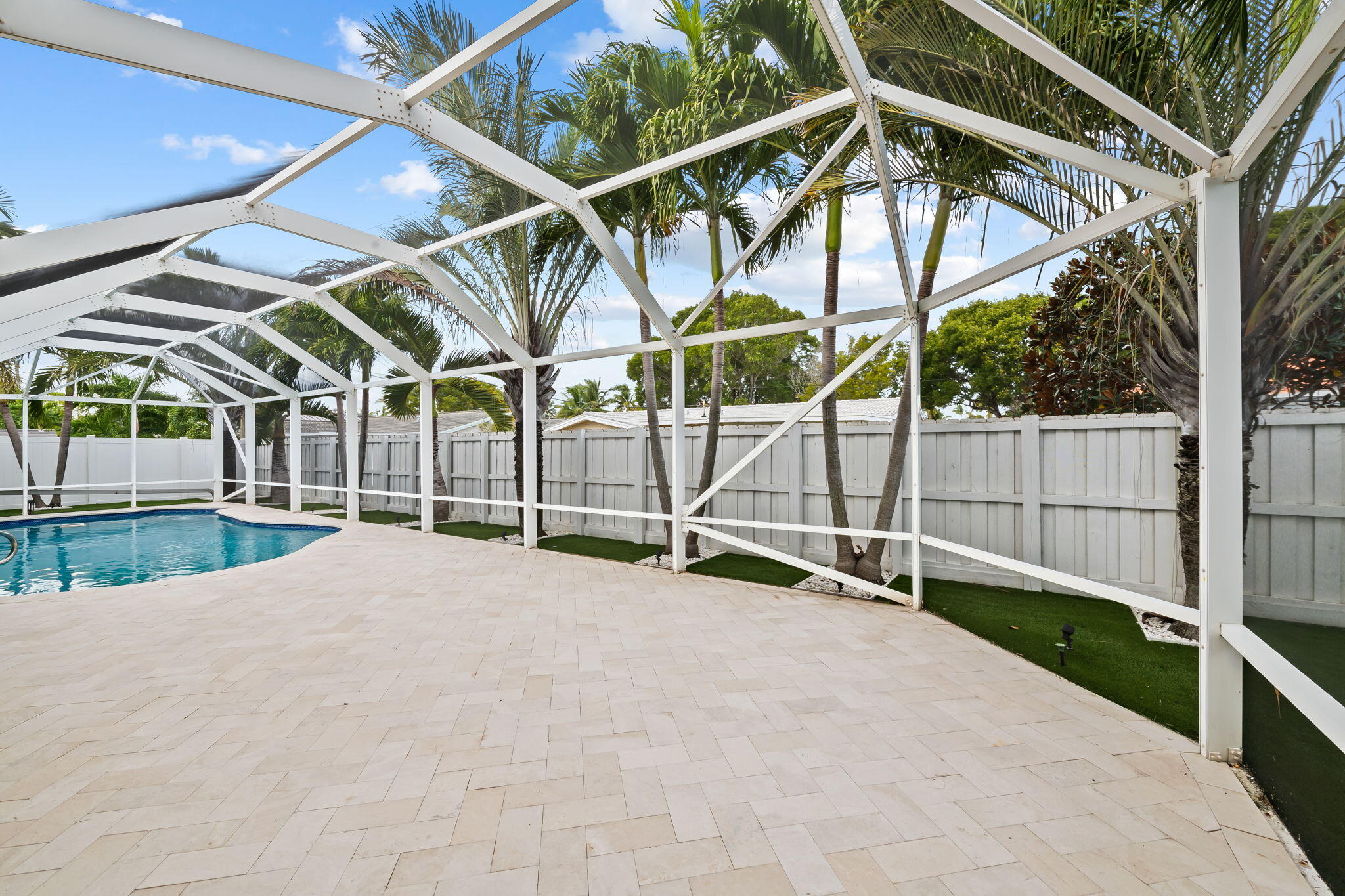 2041 NE 59th Street