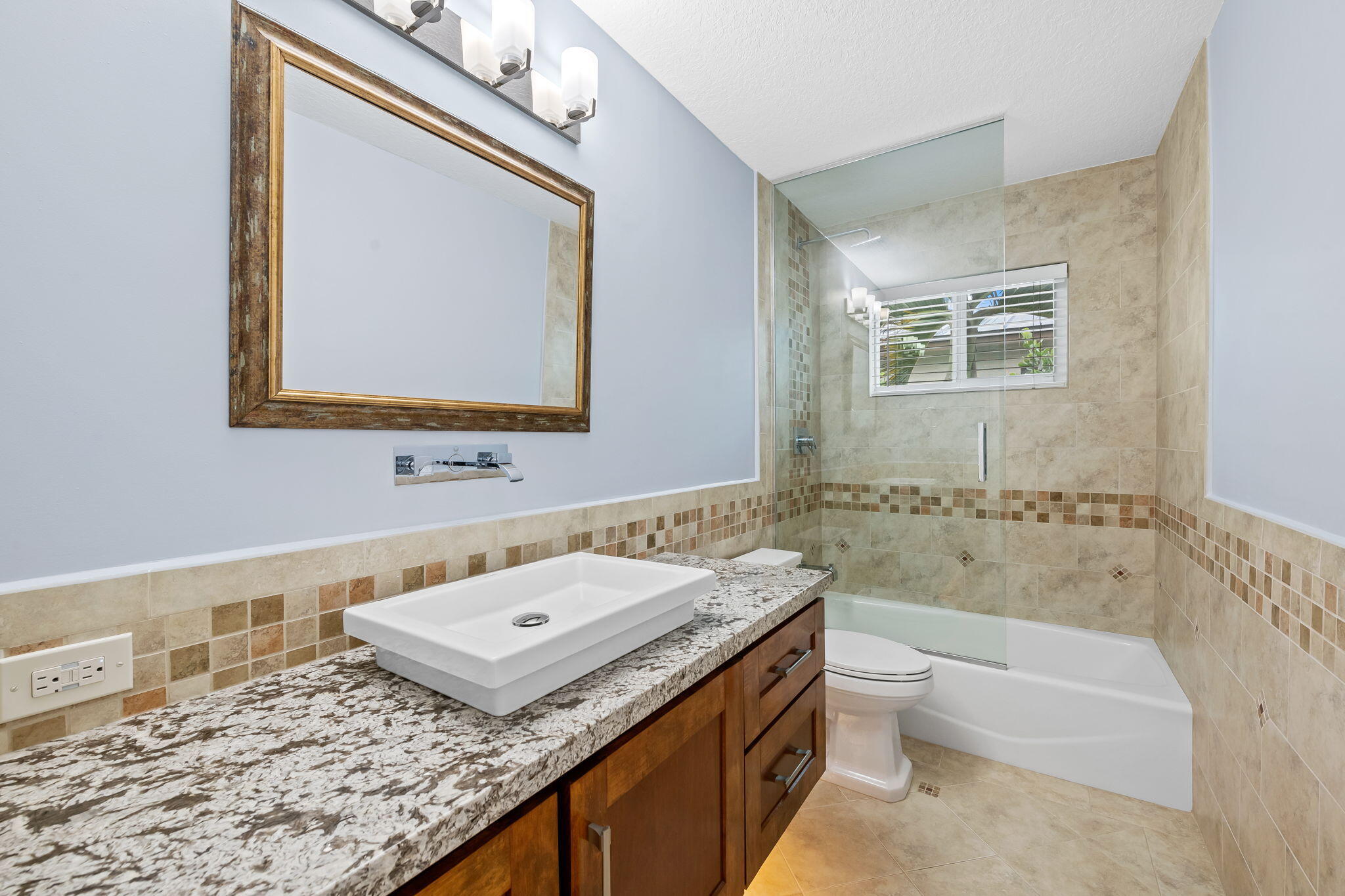 2041 NE 59th Street