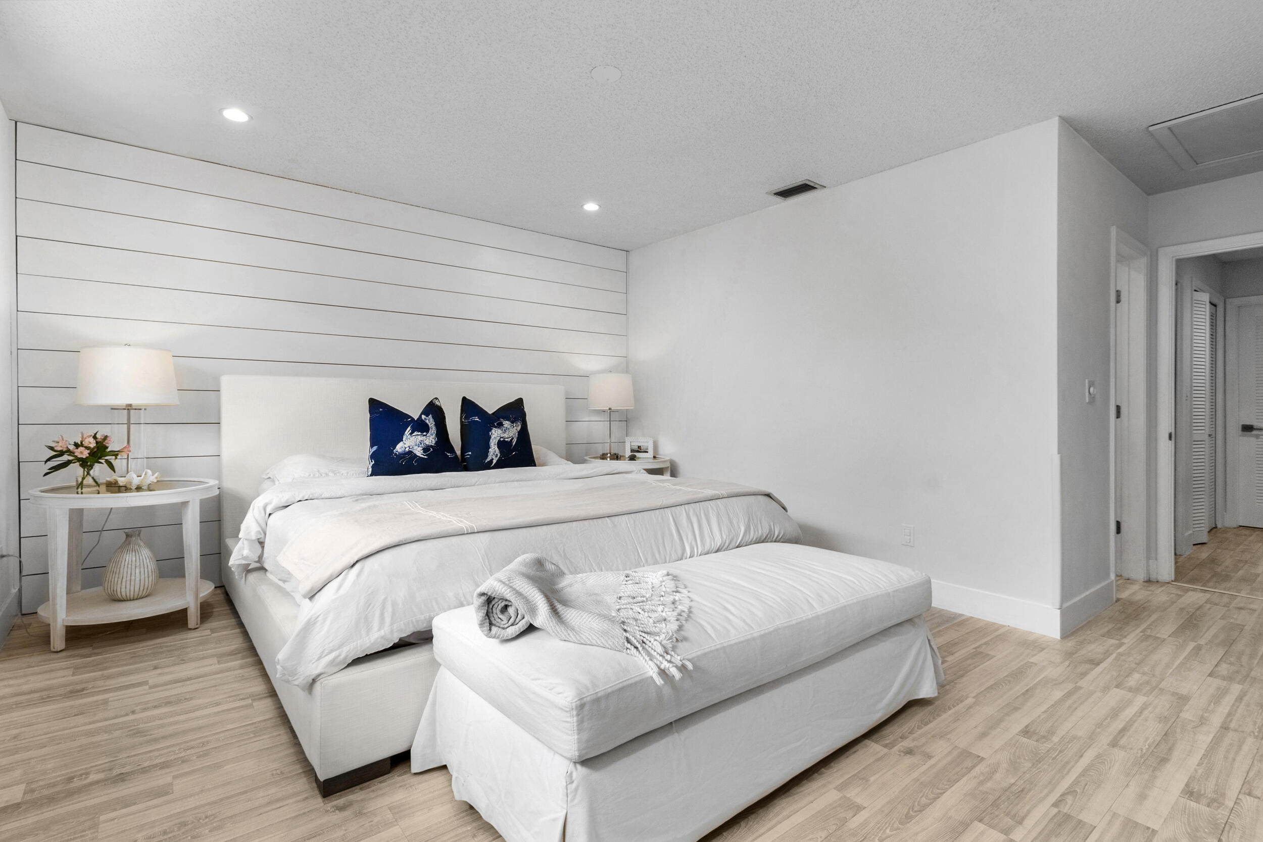 2136 NE 44th Street 4