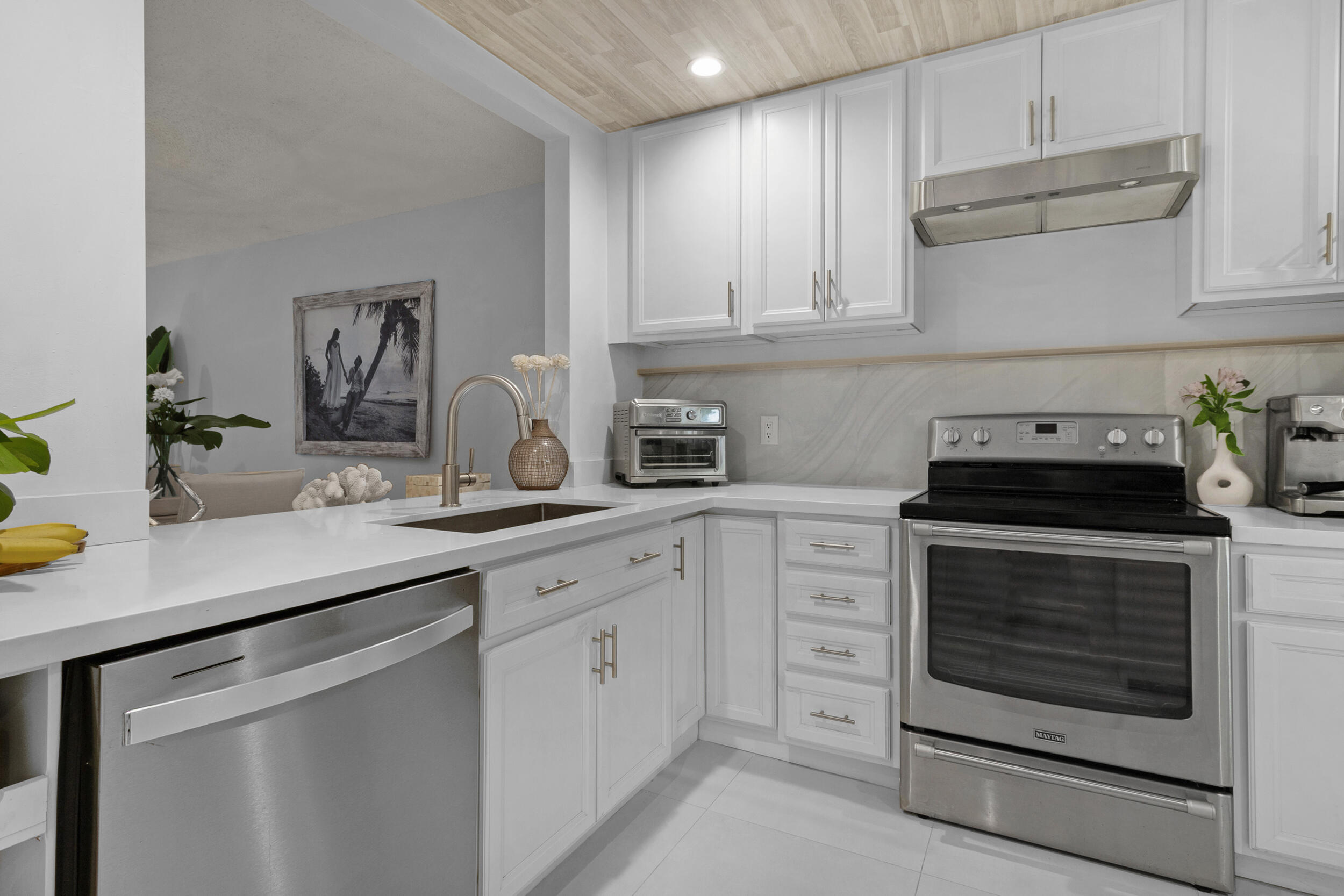 2136 NE 44th Street 4