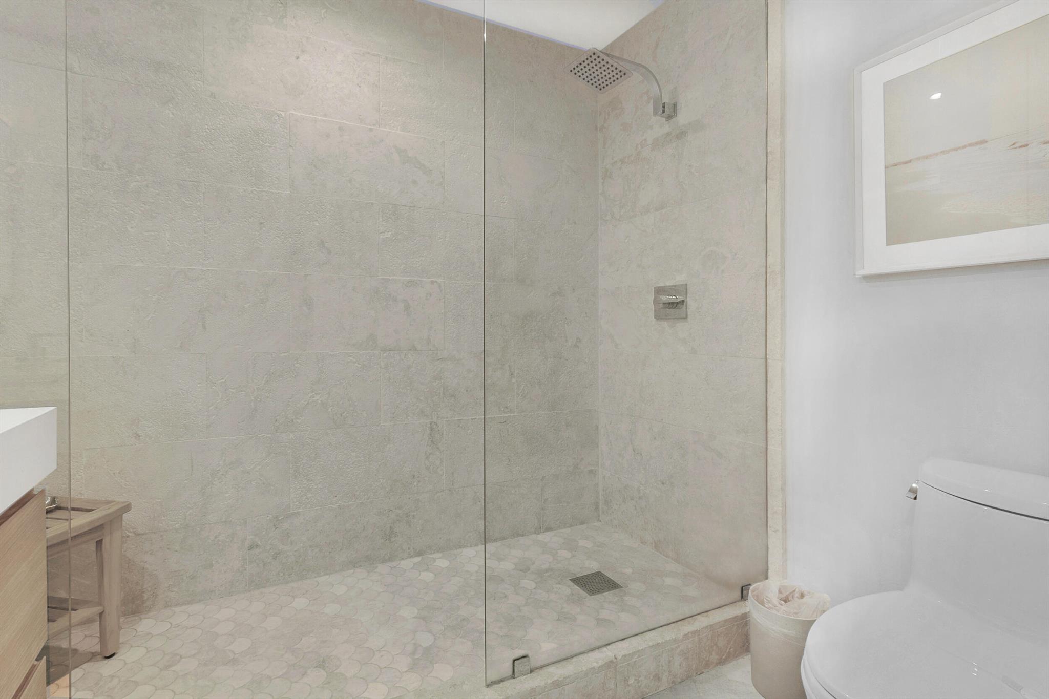 2136 NE 44th Street 4