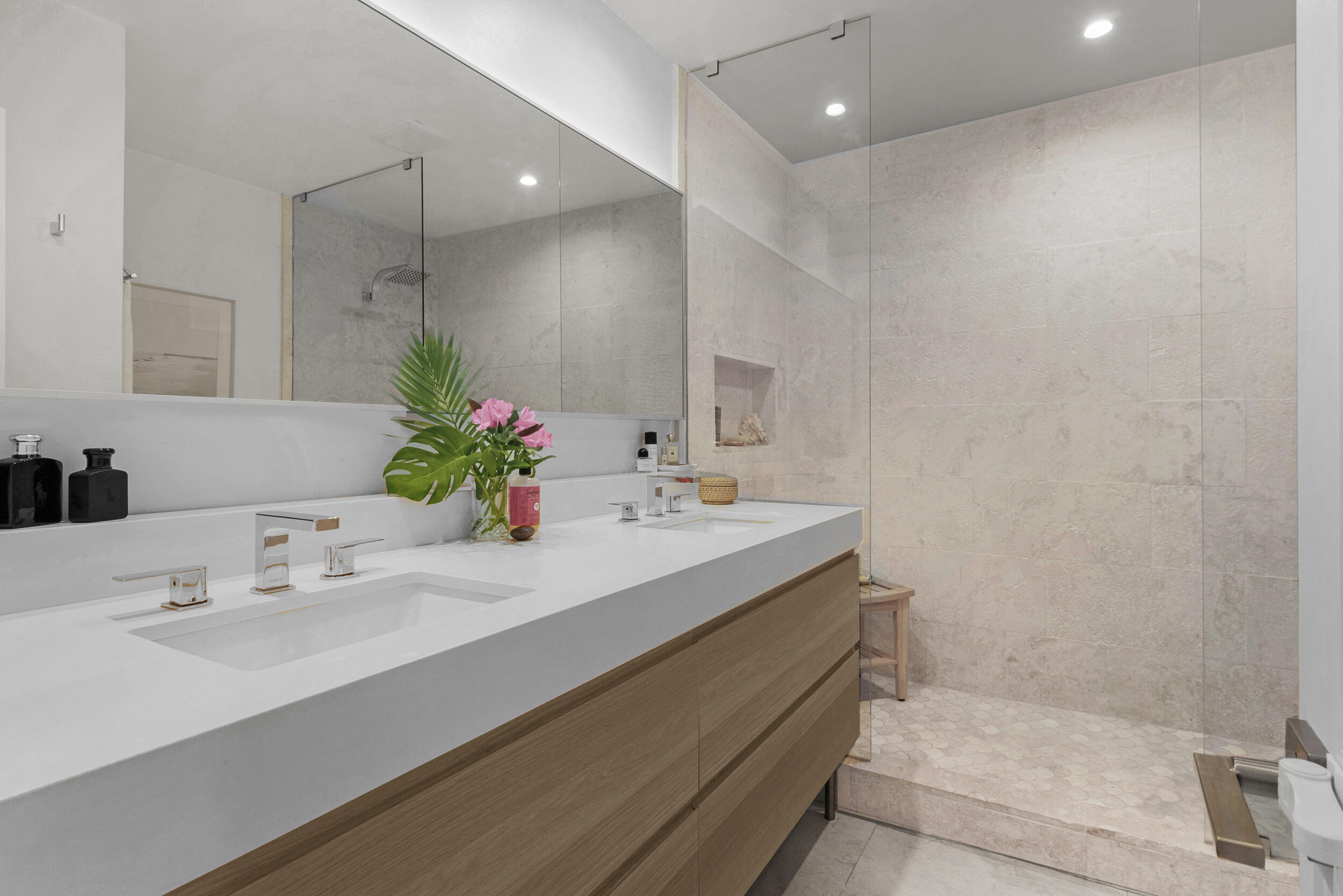 2136 NE 44th Street 4