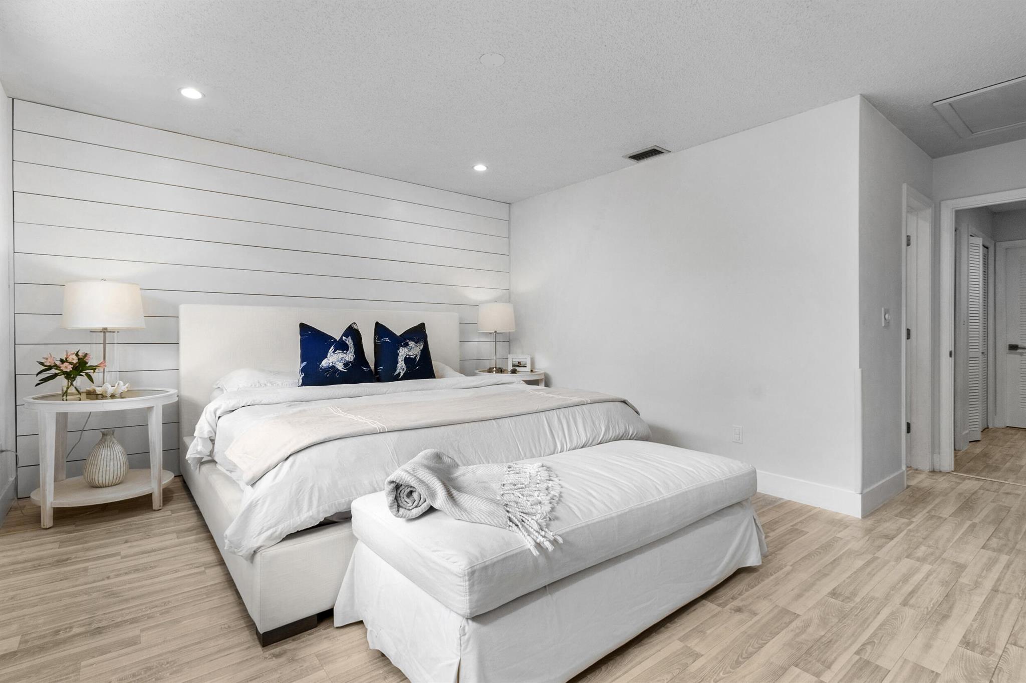 2136 NE 44th Street 4