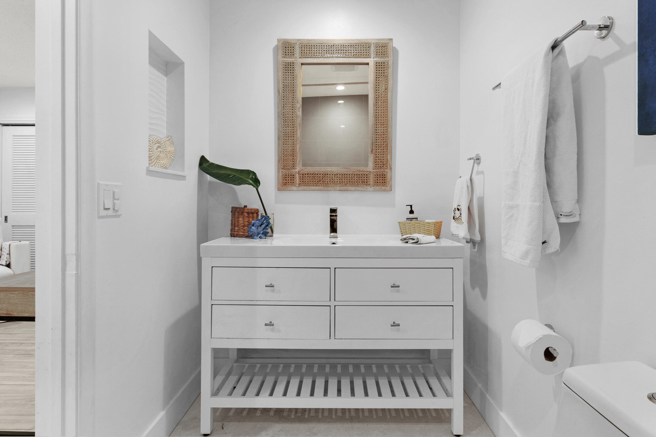 2136 NE 44th Street 4