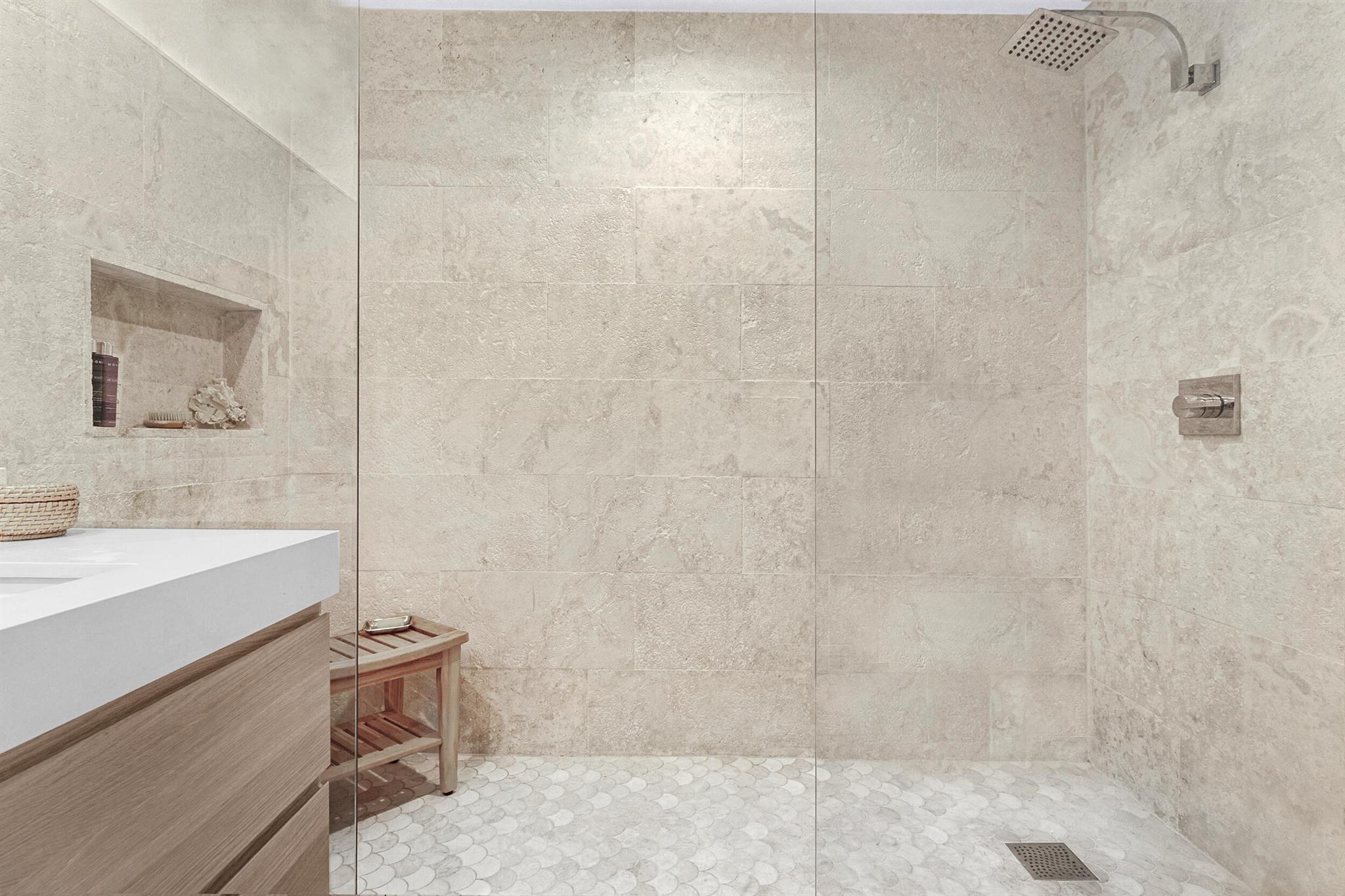 2136 NE 44th Street 4