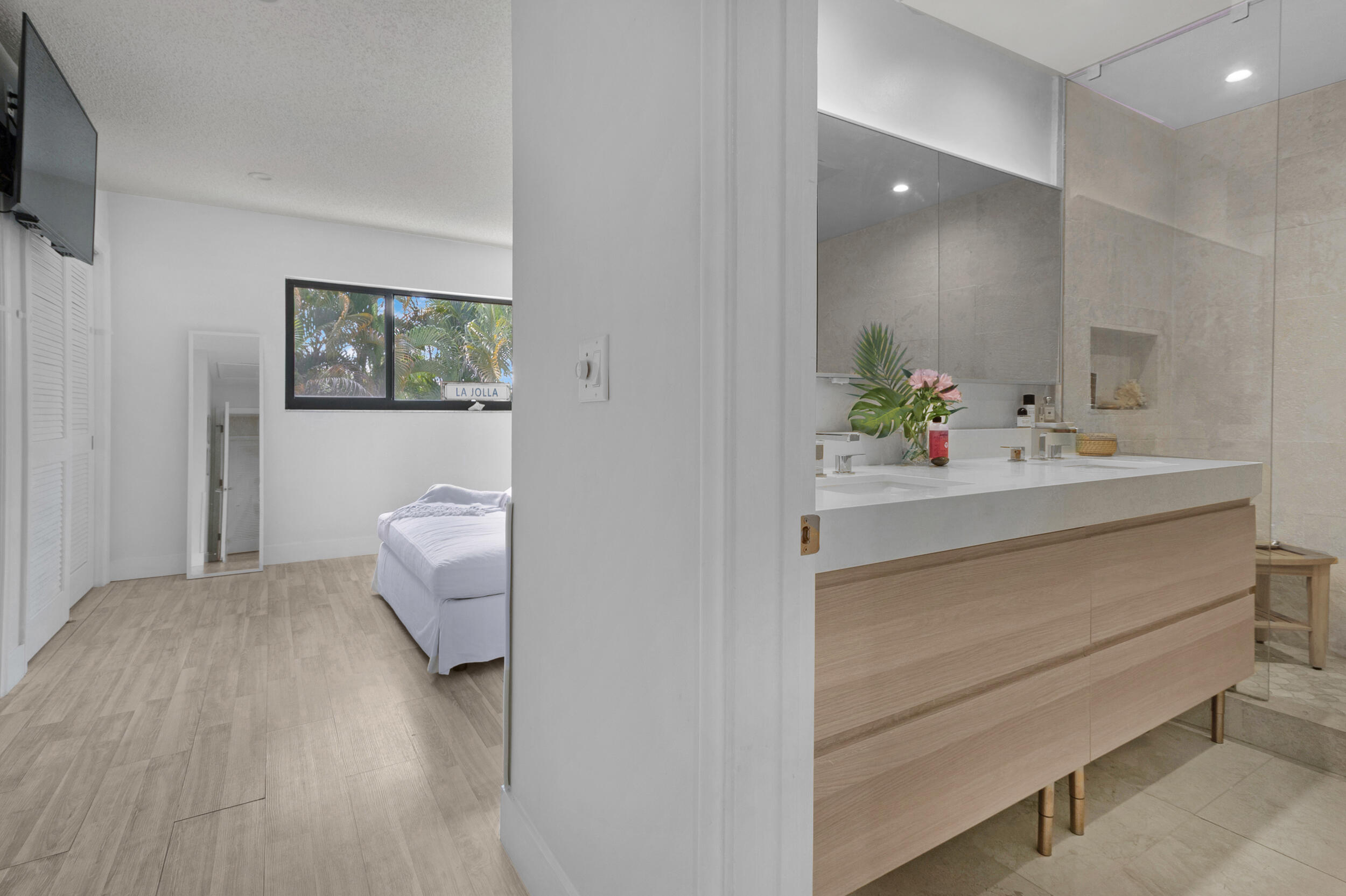 2136 NE 44th Street 4