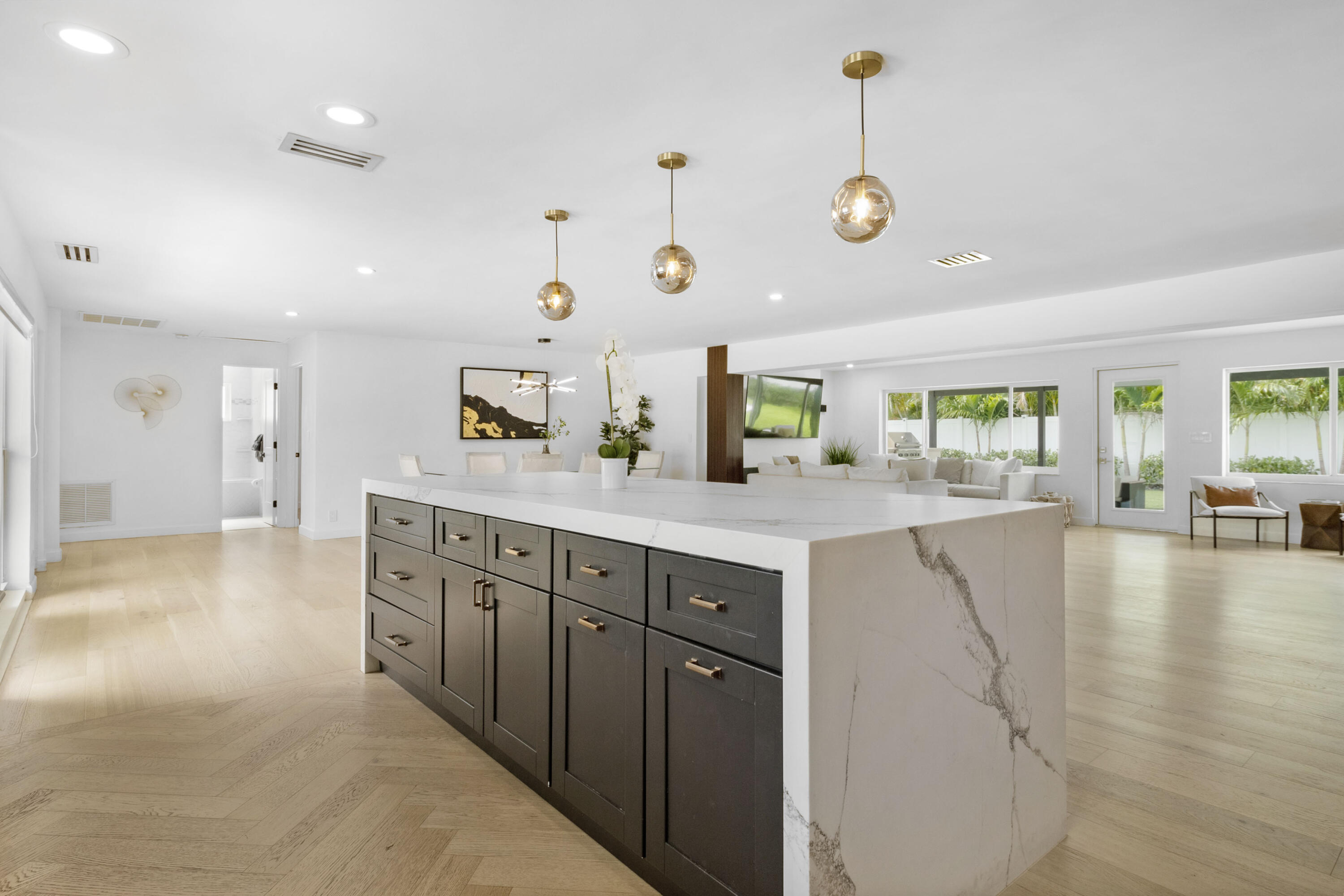 2862 NE 35th Court