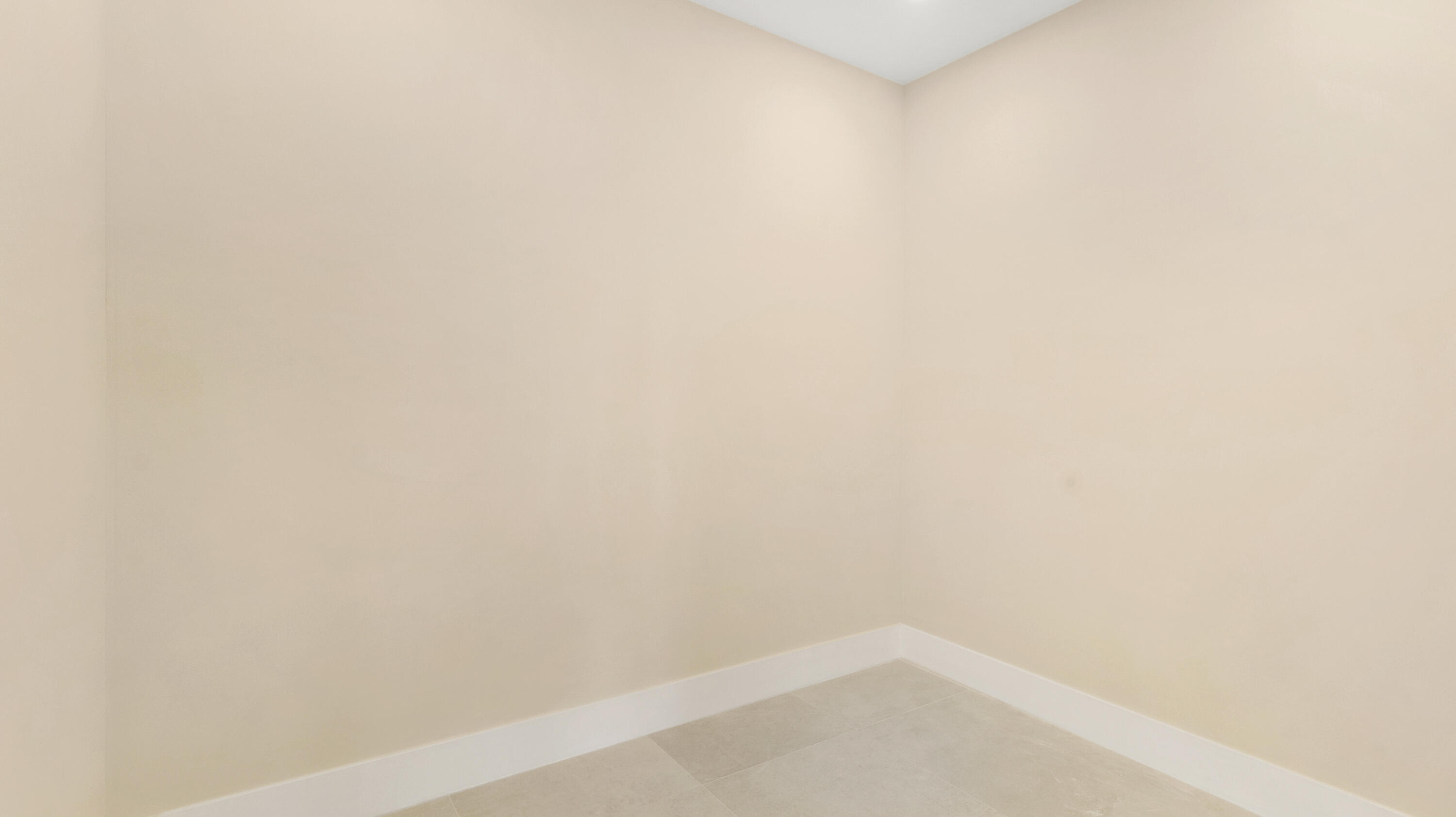 965 SE 10th Court