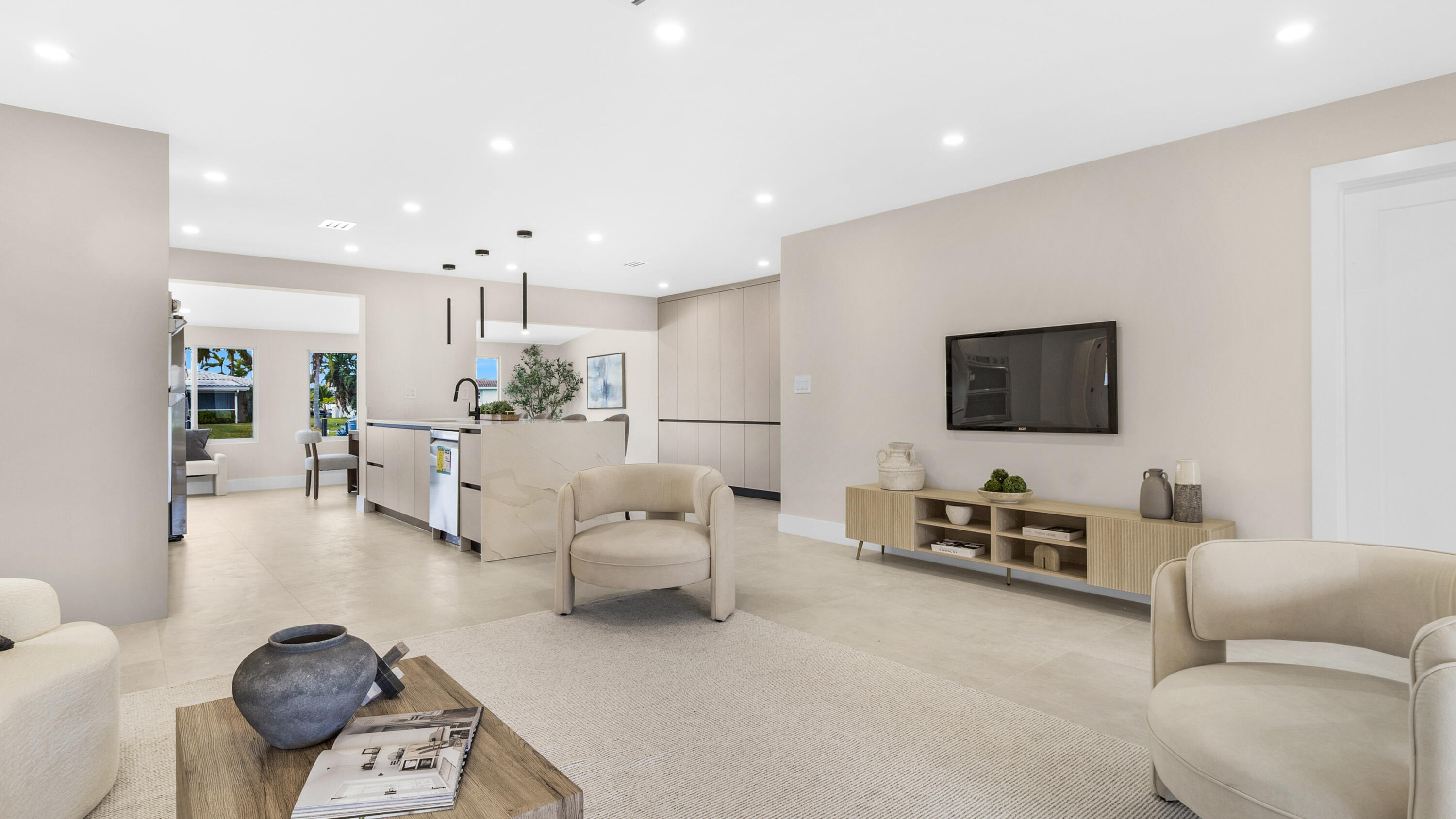 965 SE 10th Court