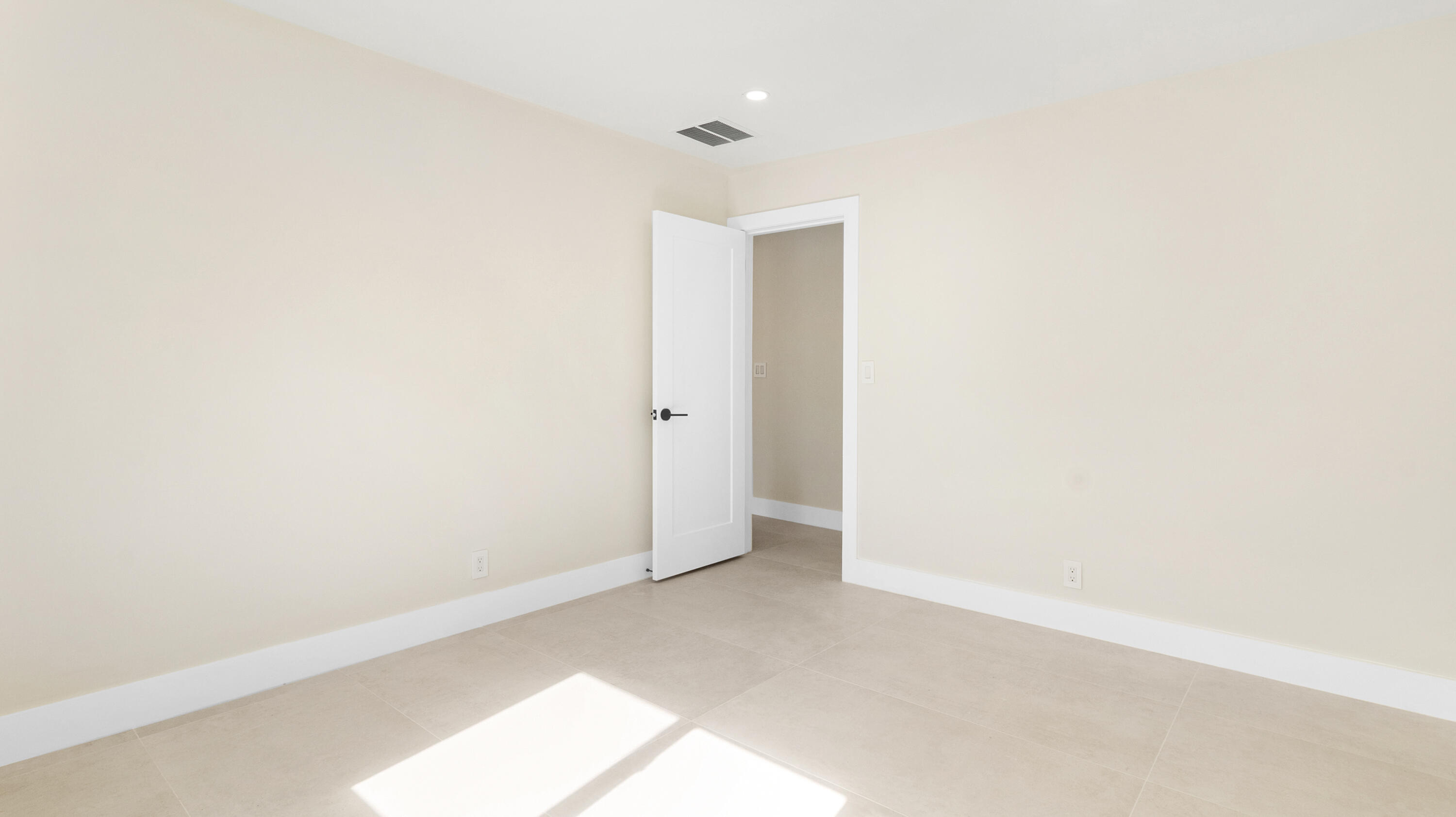 965 SE 10th Court