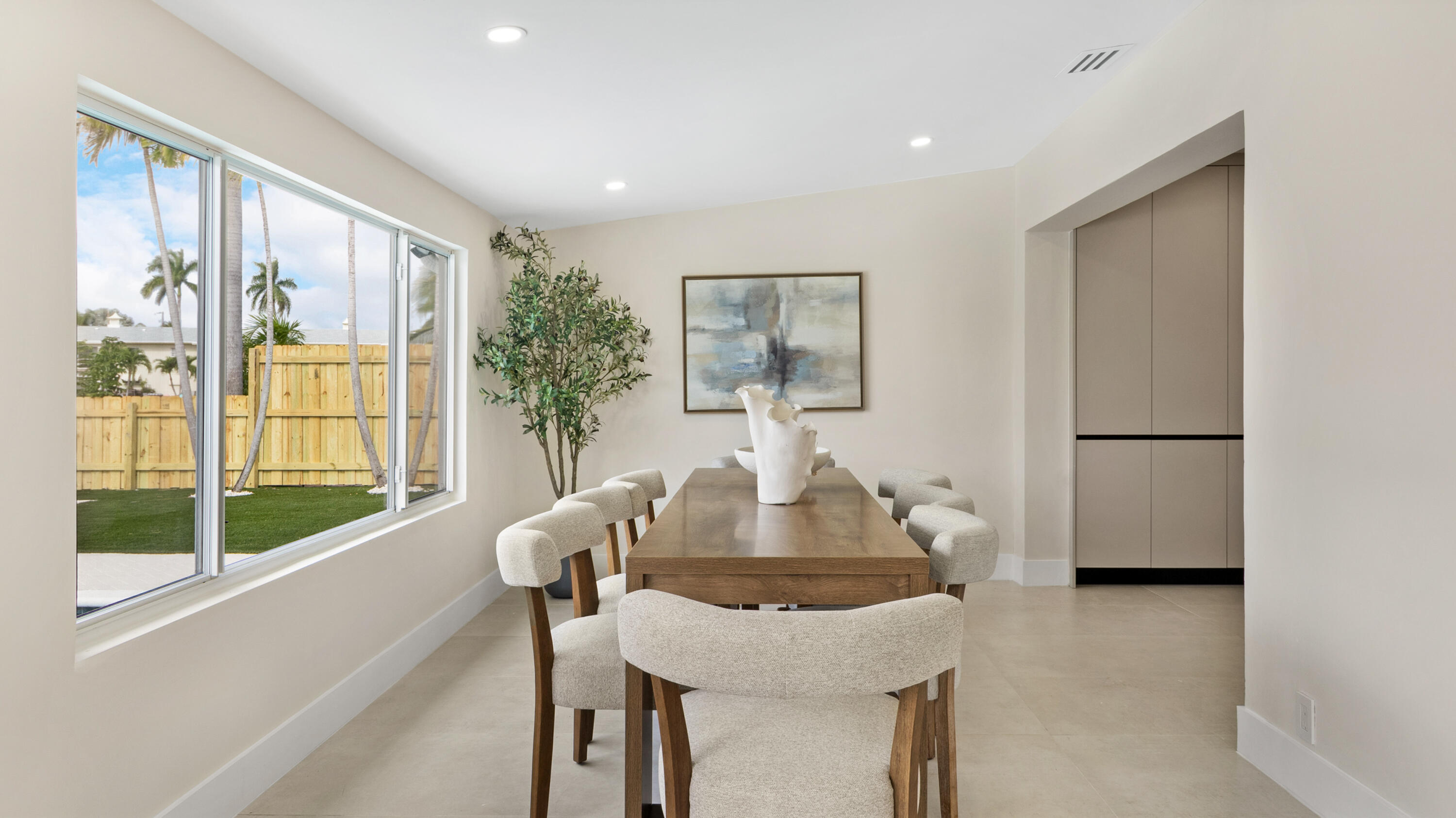 965 SE 10th Court