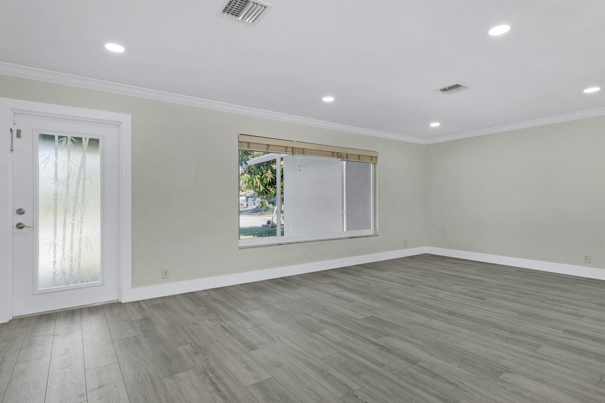 912 SE 8th Court