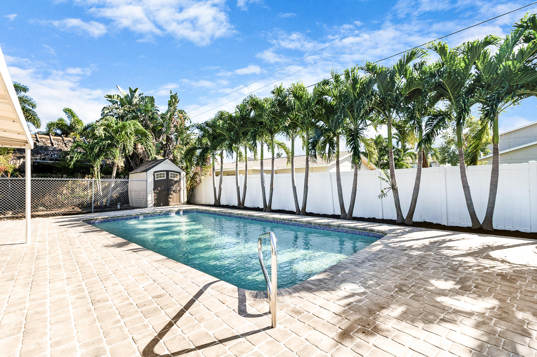 912 SE 8th Court