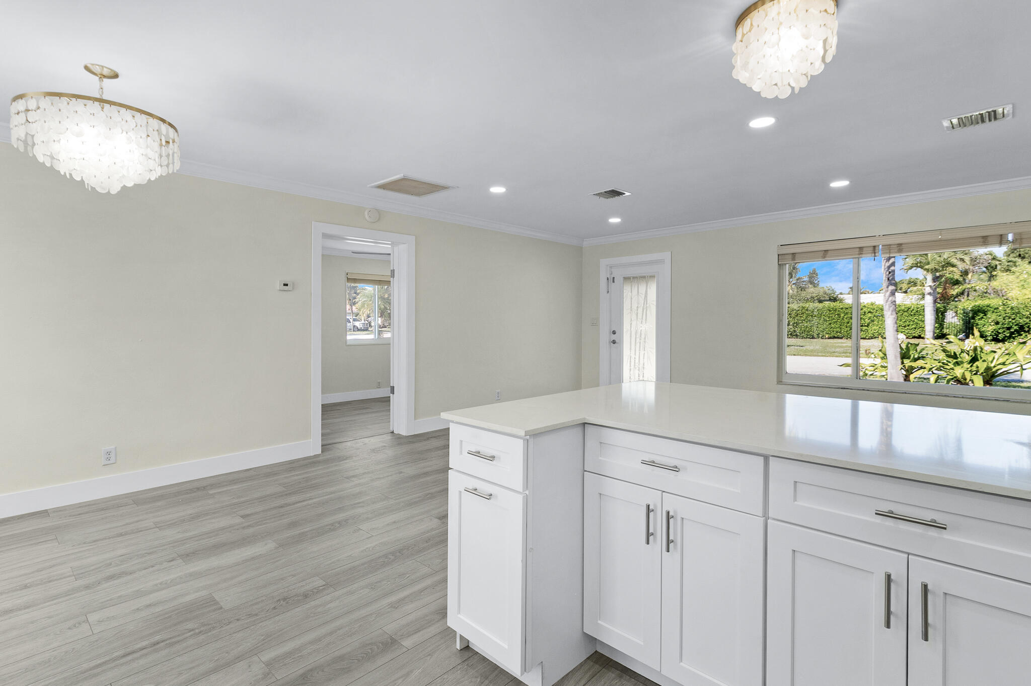 912 SE 8th Court