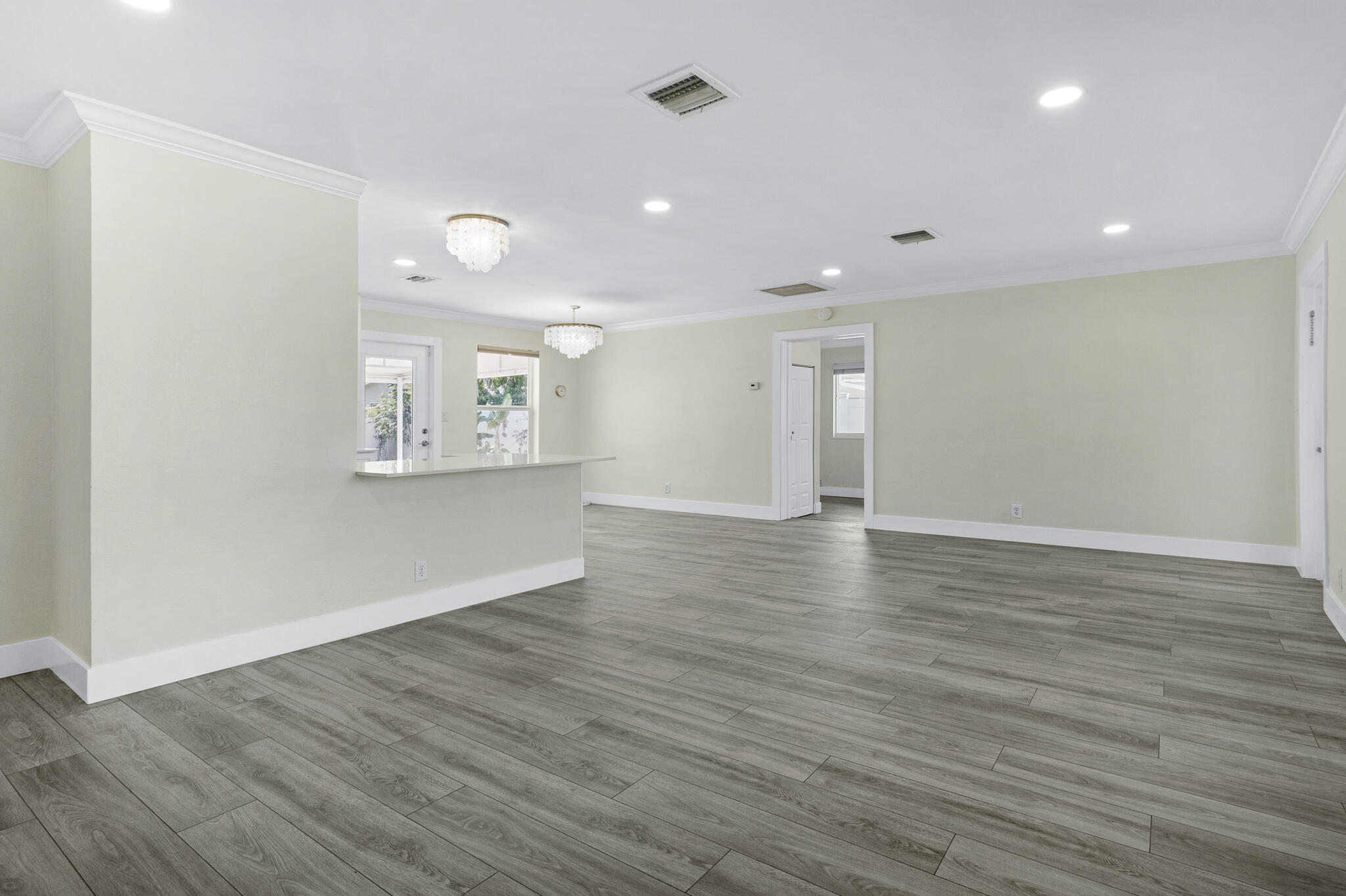 912 SE 8th Court