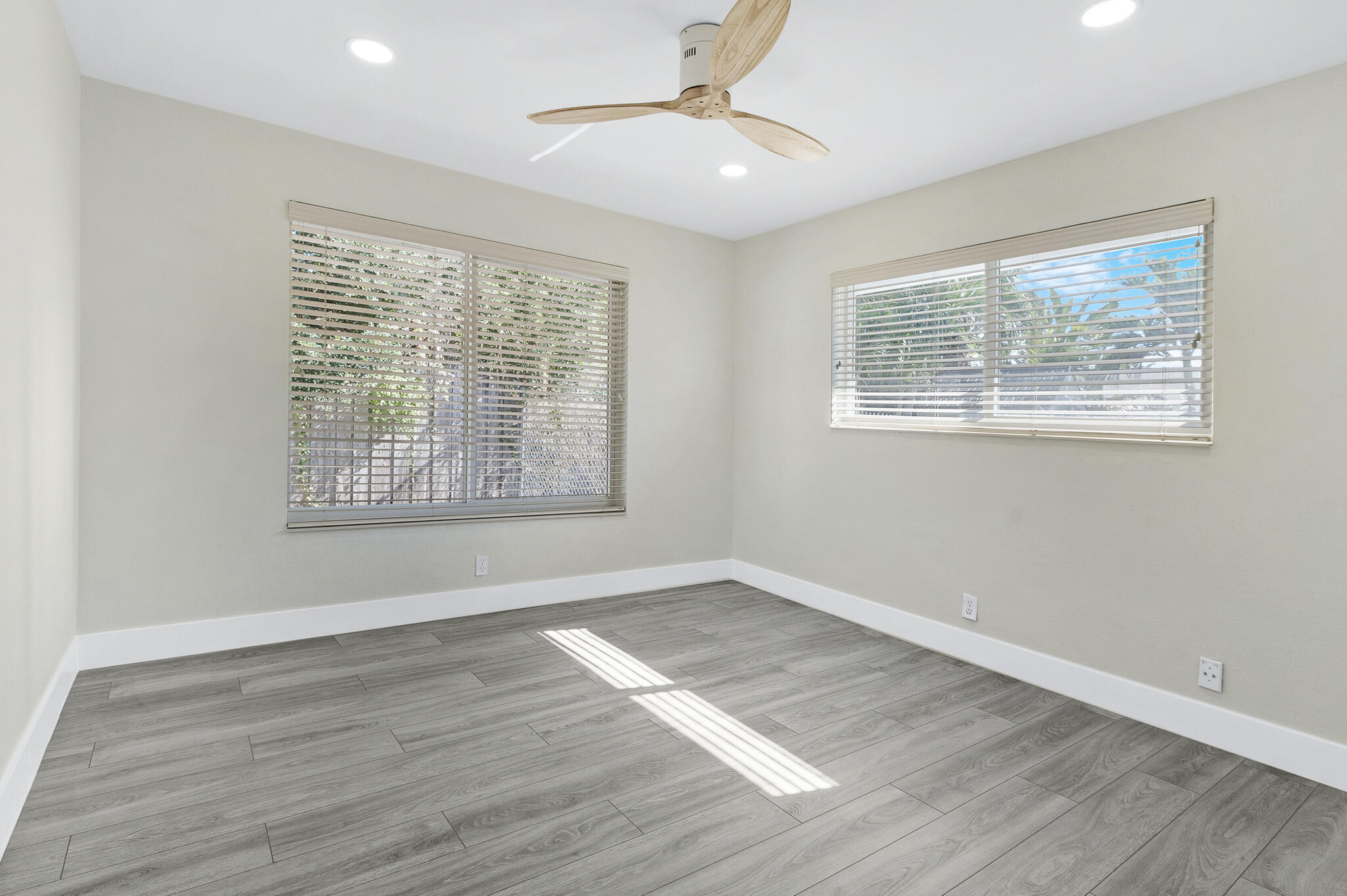 912 SE 8th Court