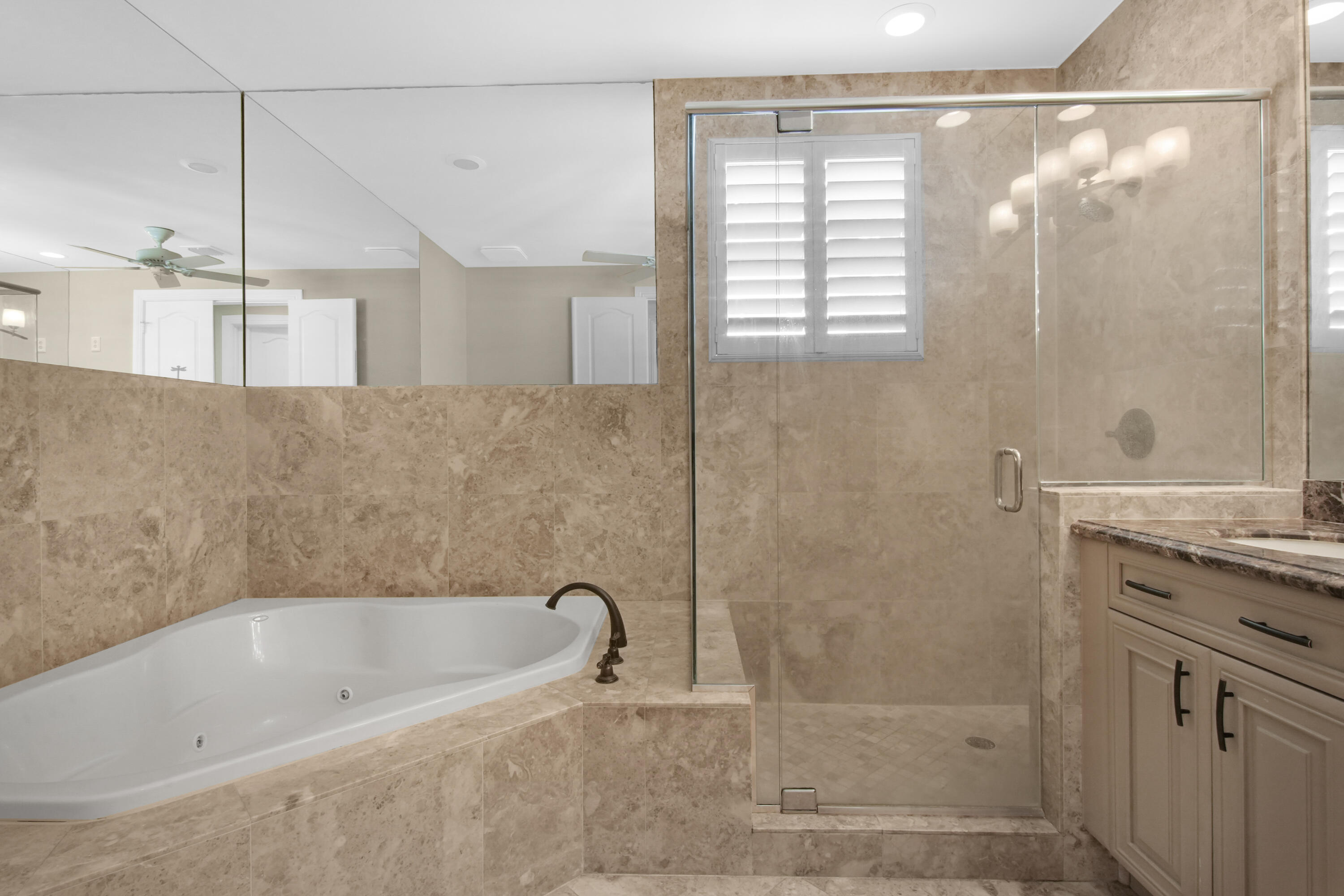 814 N Victoria Park Road