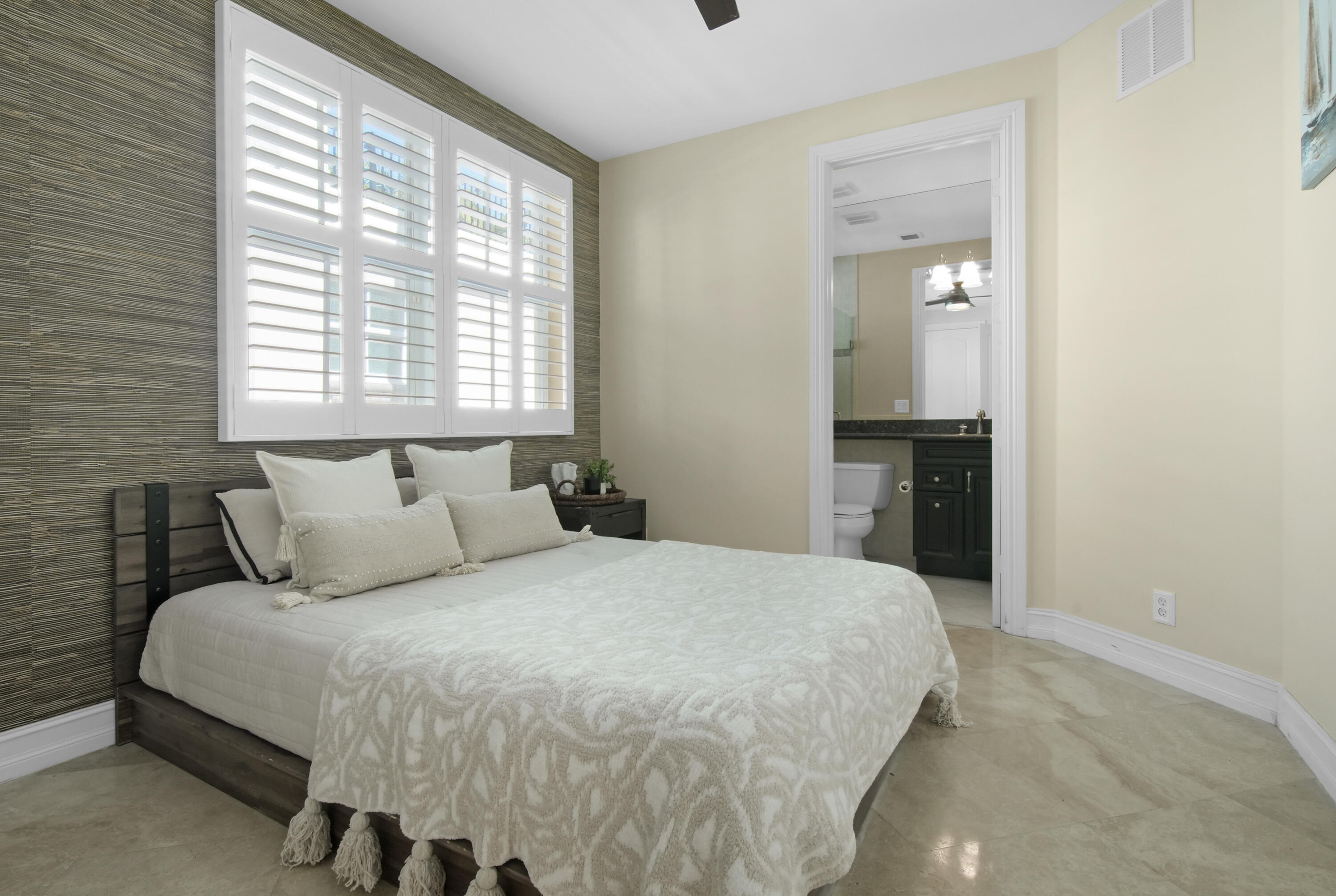 814 N Victoria Park Road