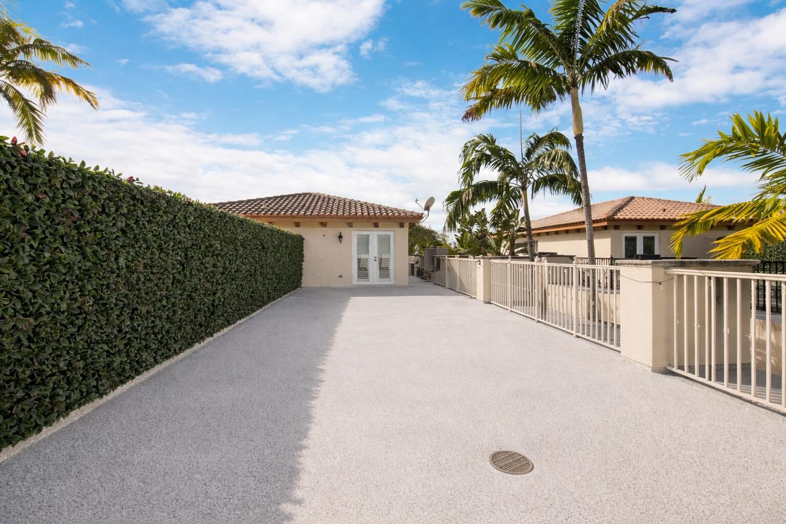 814 N Victoria Park Road