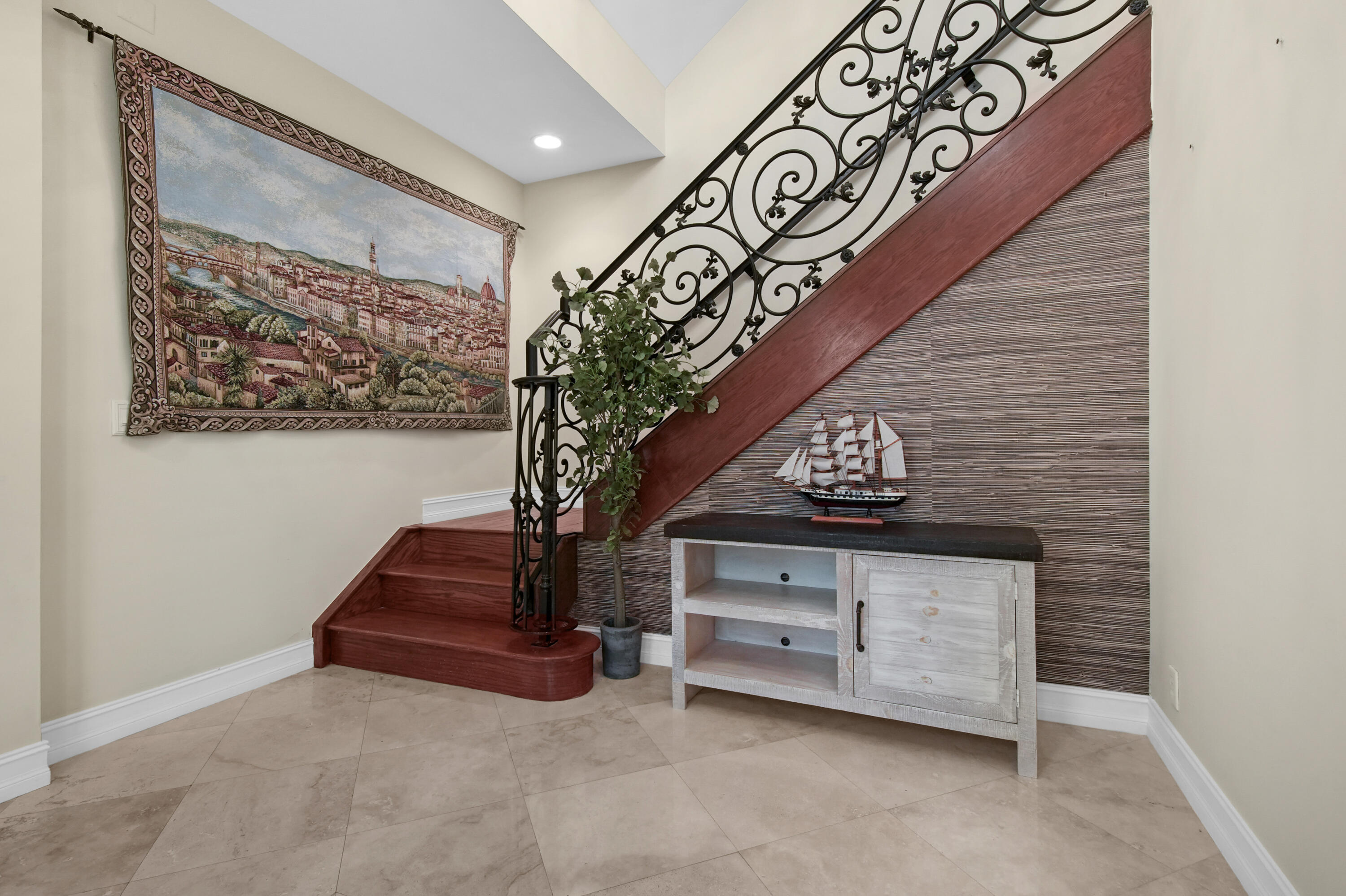 814 N Victoria Park Road