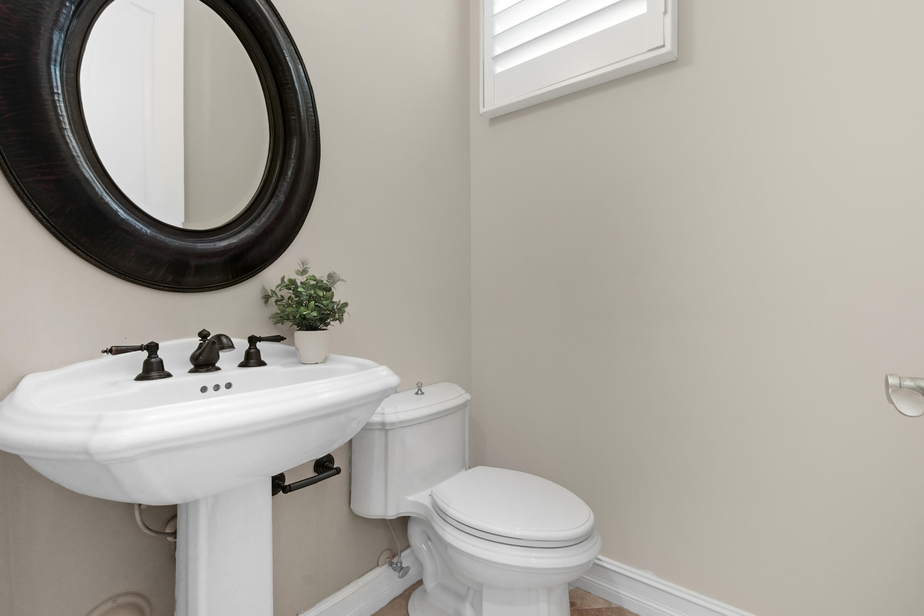 814 N Victoria Park Road