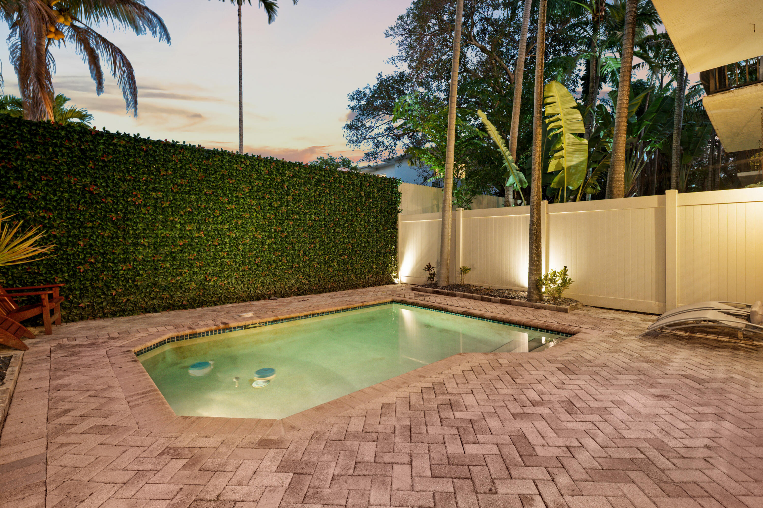 814 N Victoria Park Road