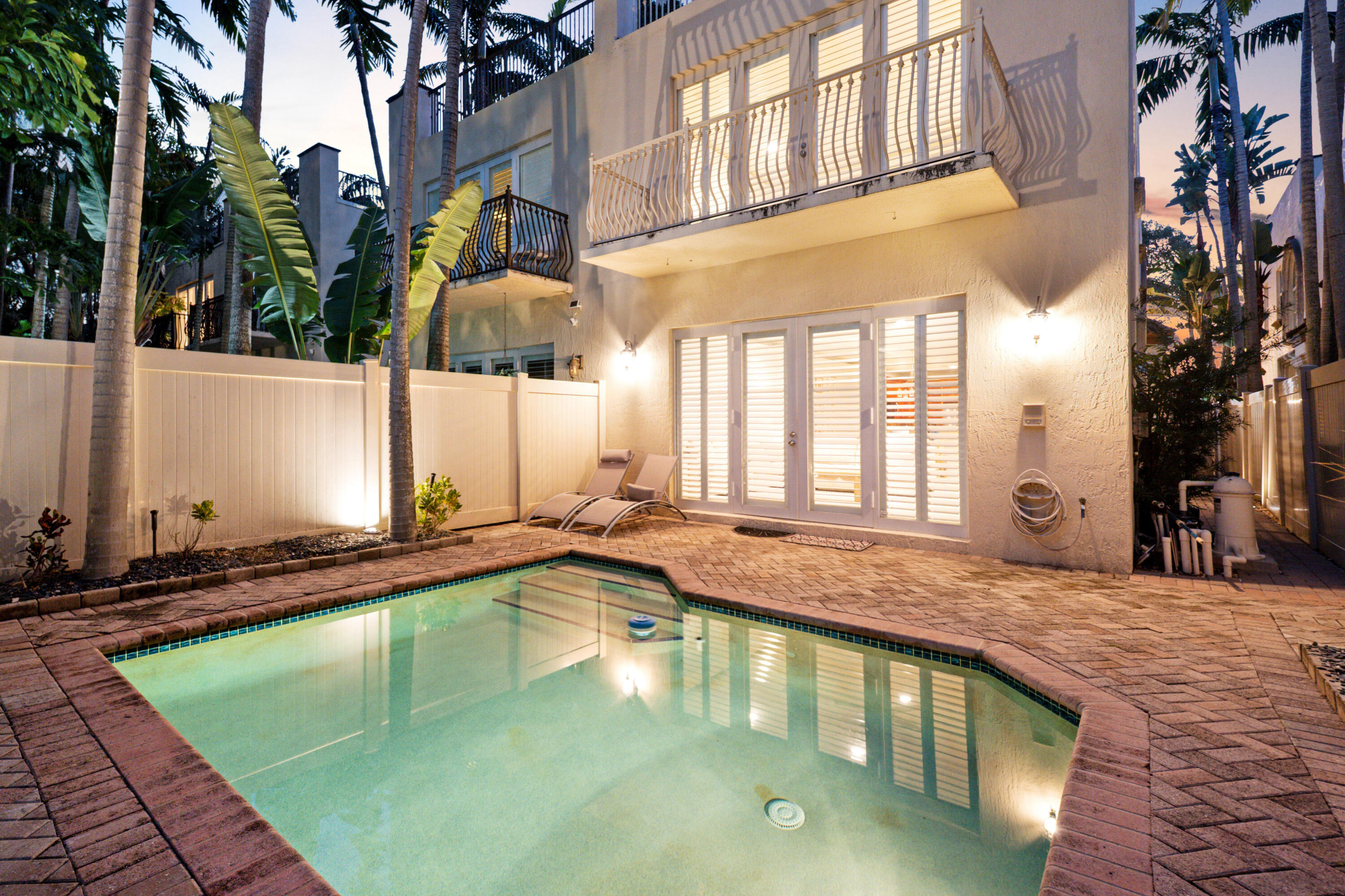 814 N Victoria Park Road