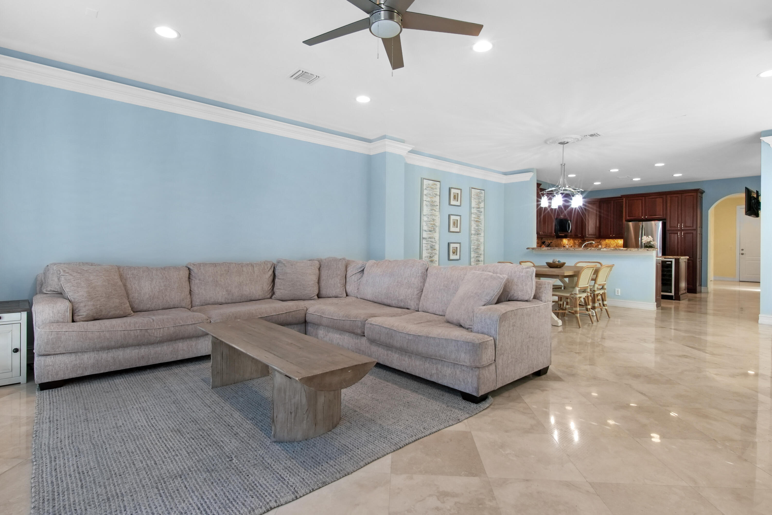 814 N Victoria Park Road