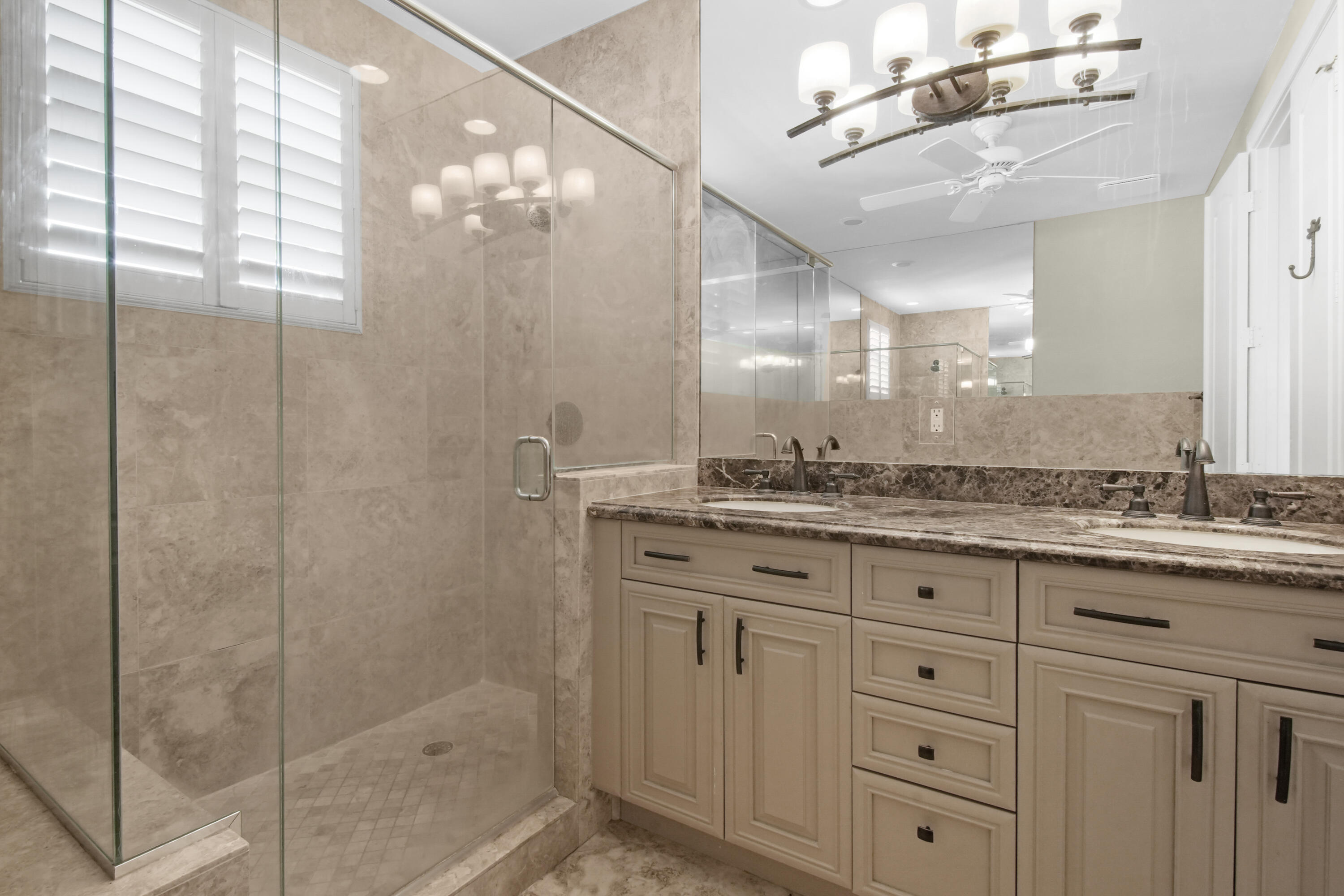 814 N Victoria Park Road