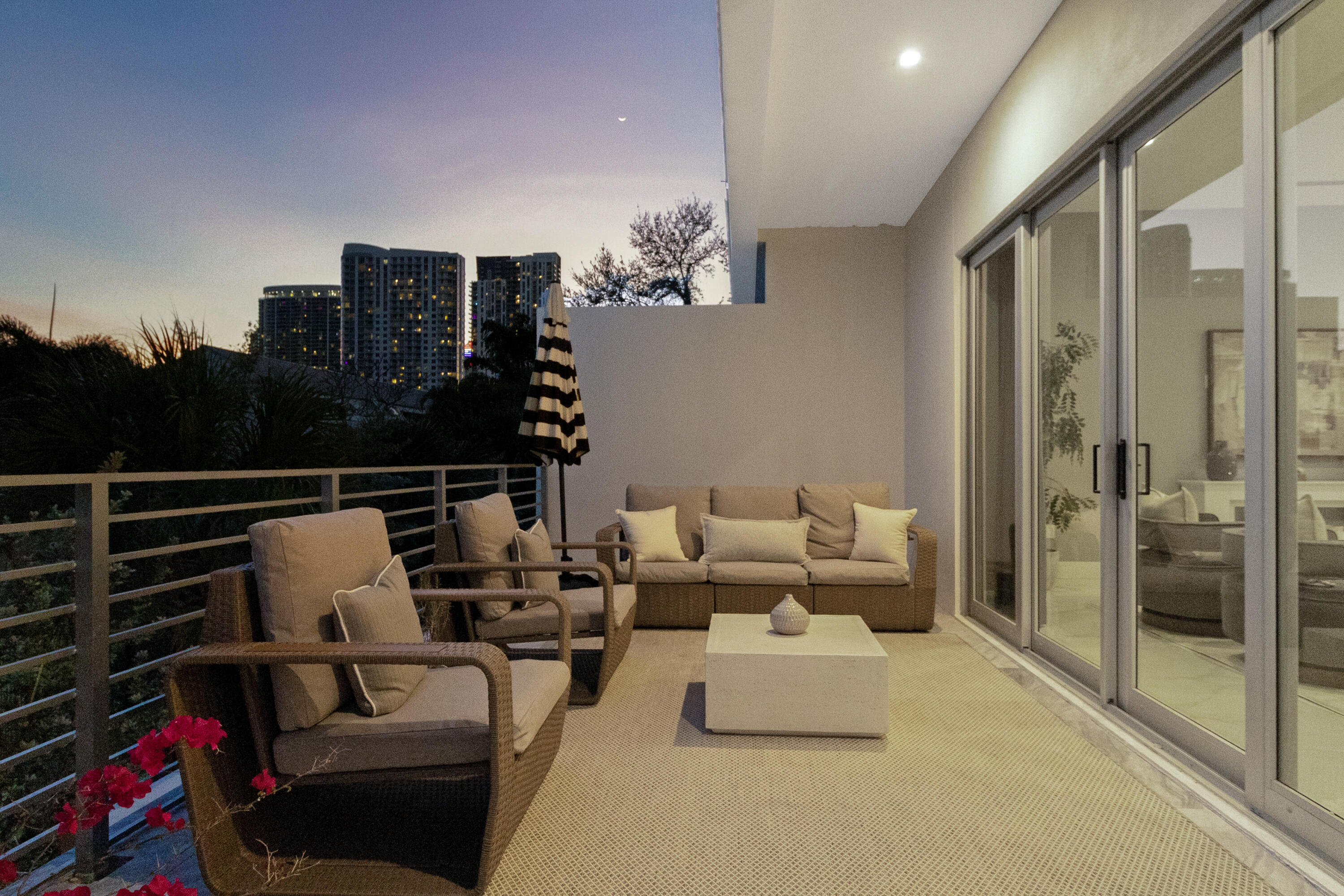 15 SE 11th Avenue