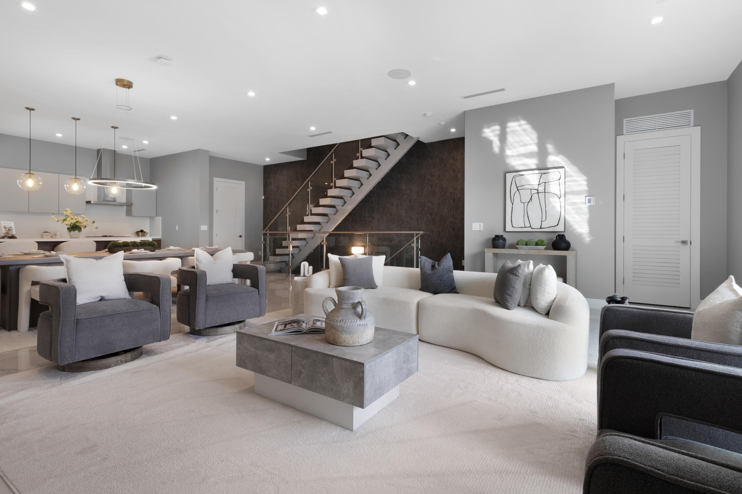 15 SE 11th Avenue