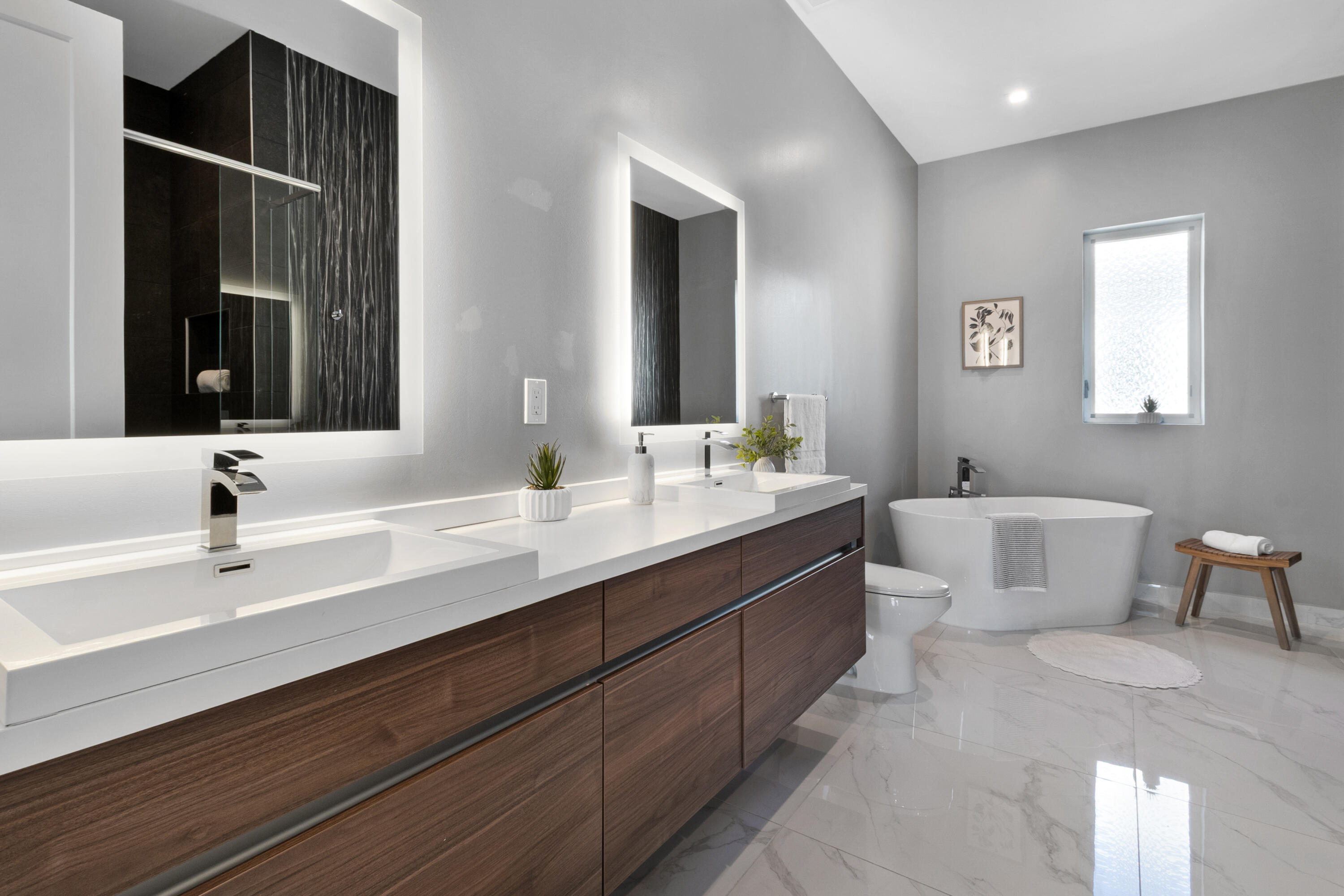 15 SE 11th Avenue