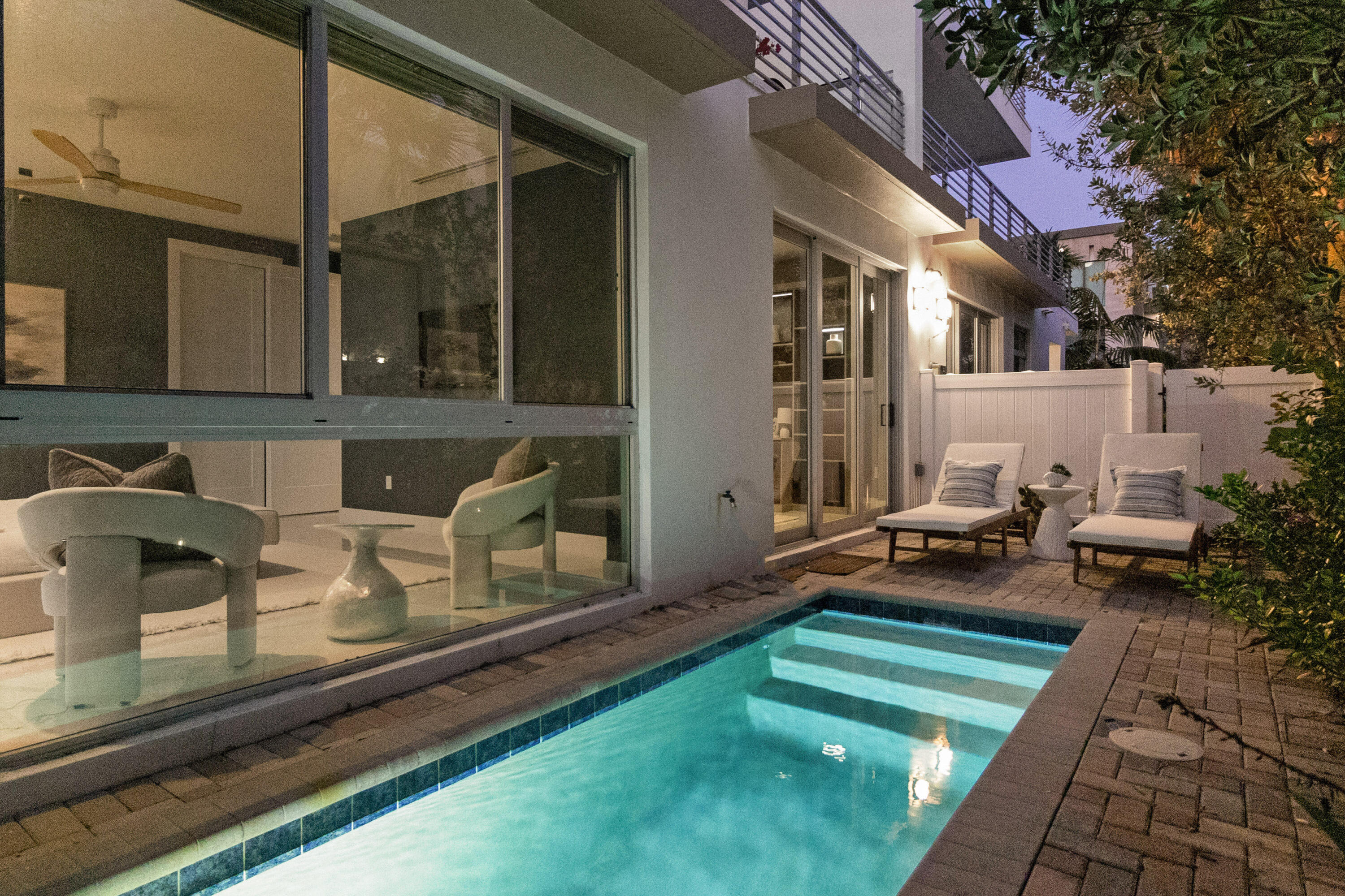15 SE 11th Avenue