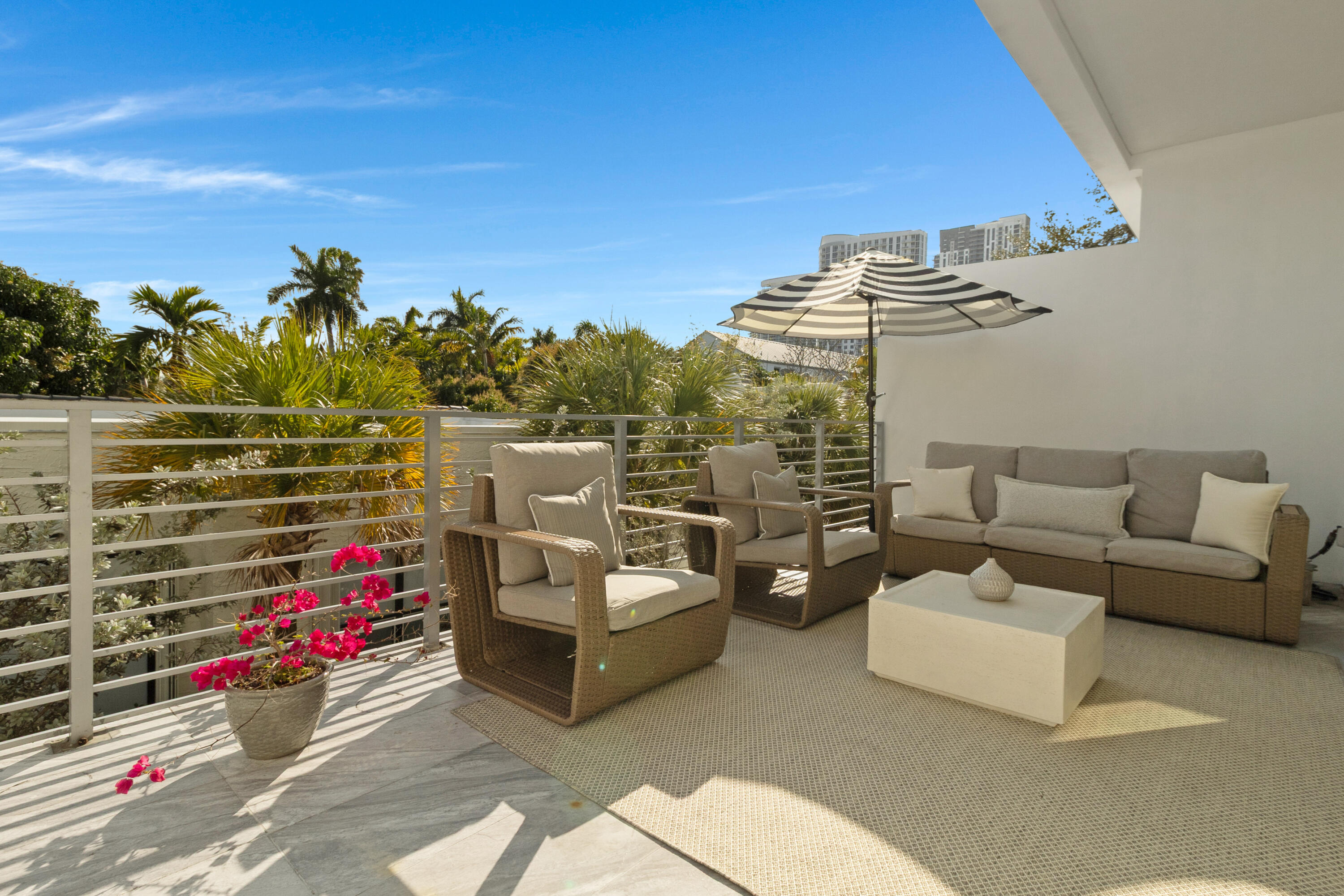 15 SE 11th Avenue